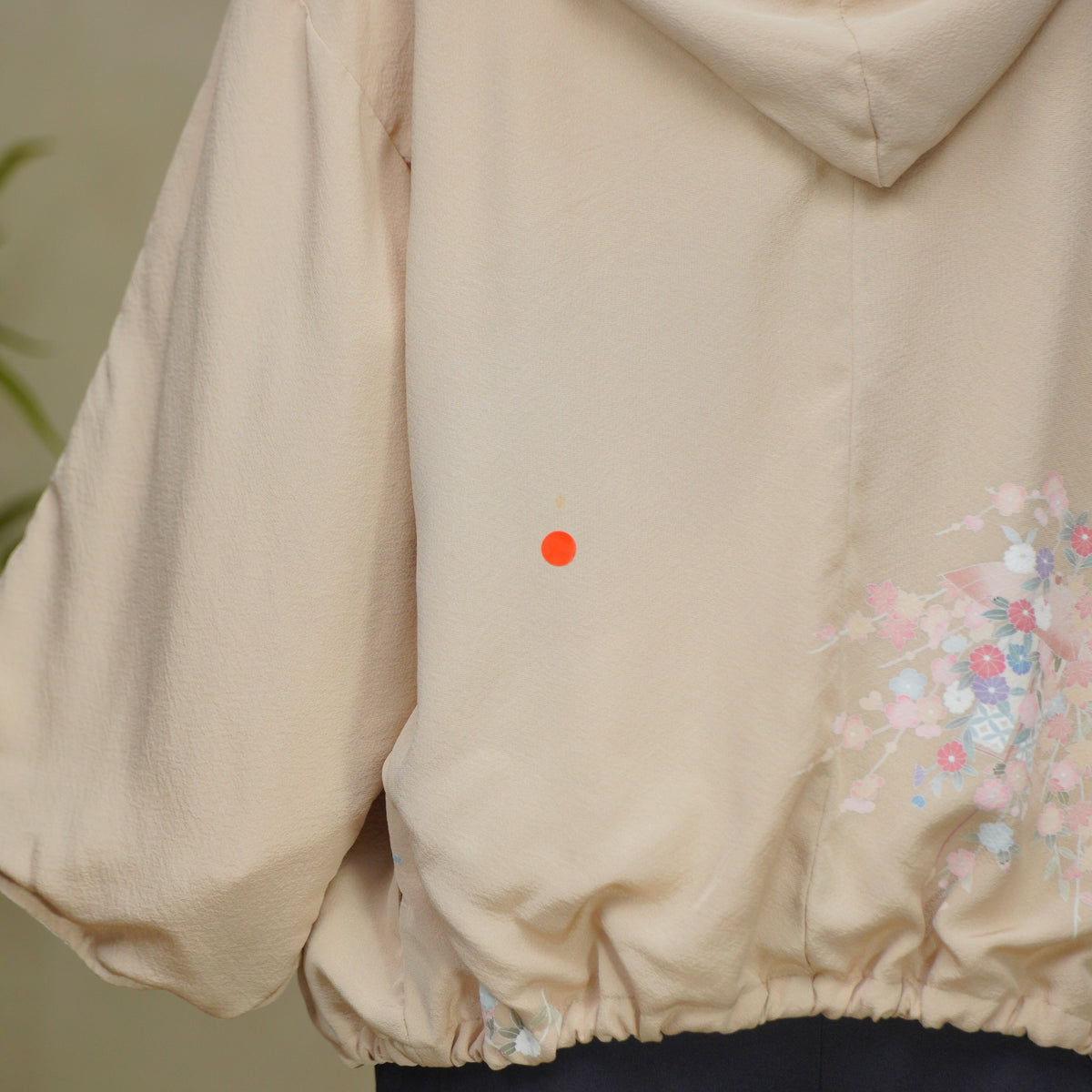 [Autumn] Premium On-hand: Cream Hoodie (One Size) | H7667Y -O (with minor fabric stain)