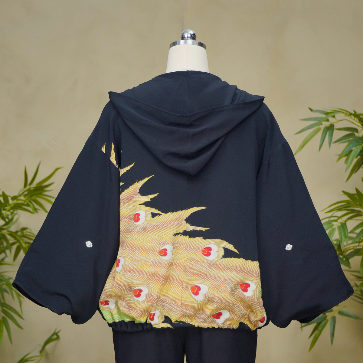 Premium On-hand: Black Hoodie (One Size) | H8699Y -O