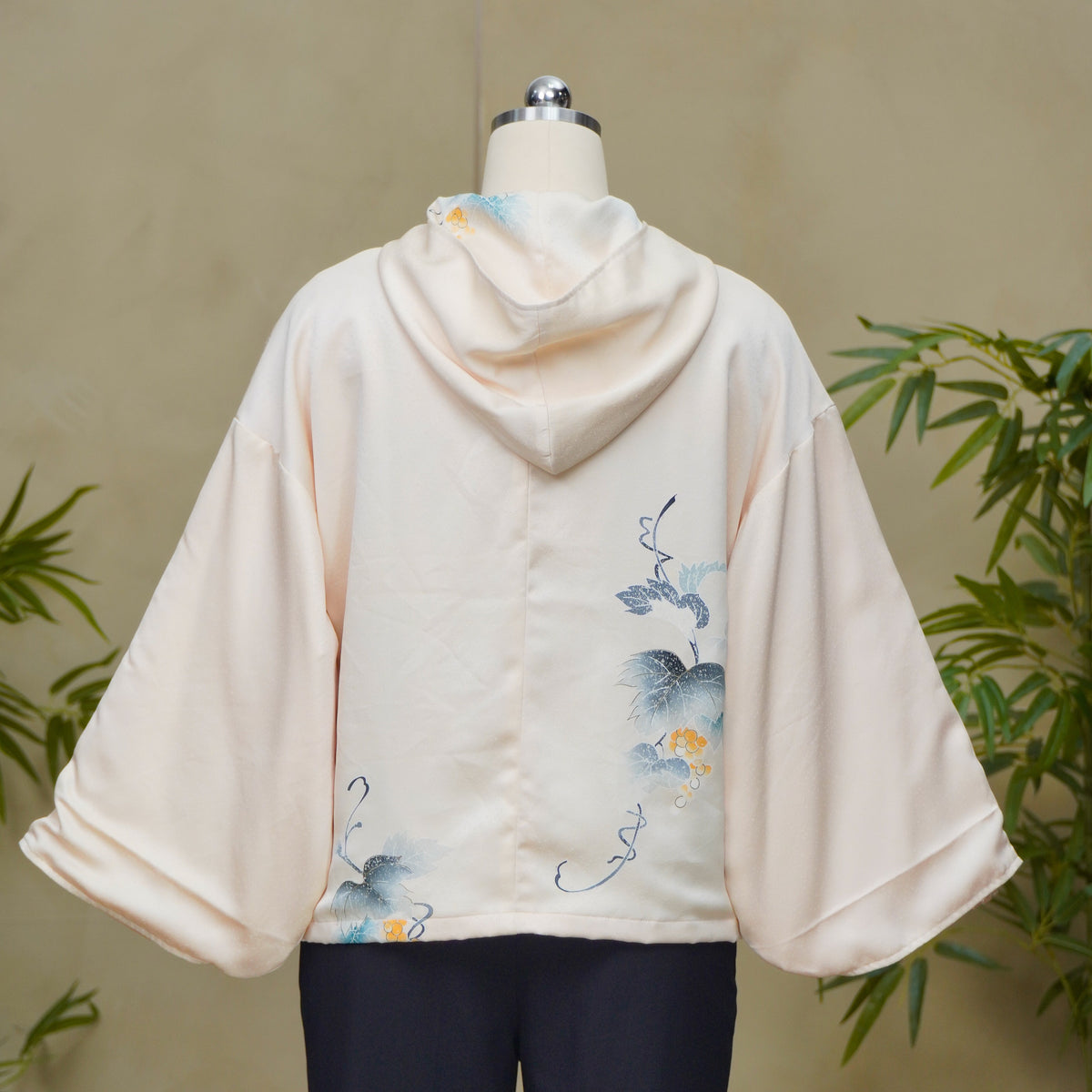 Premium On-hand: Cream Hoodie with Zipper (One Size) | HWZ8737Y -O