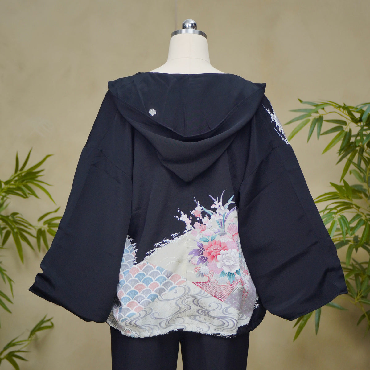Premium On-hand: Black Hoodie (One Size) | H8795Y -O