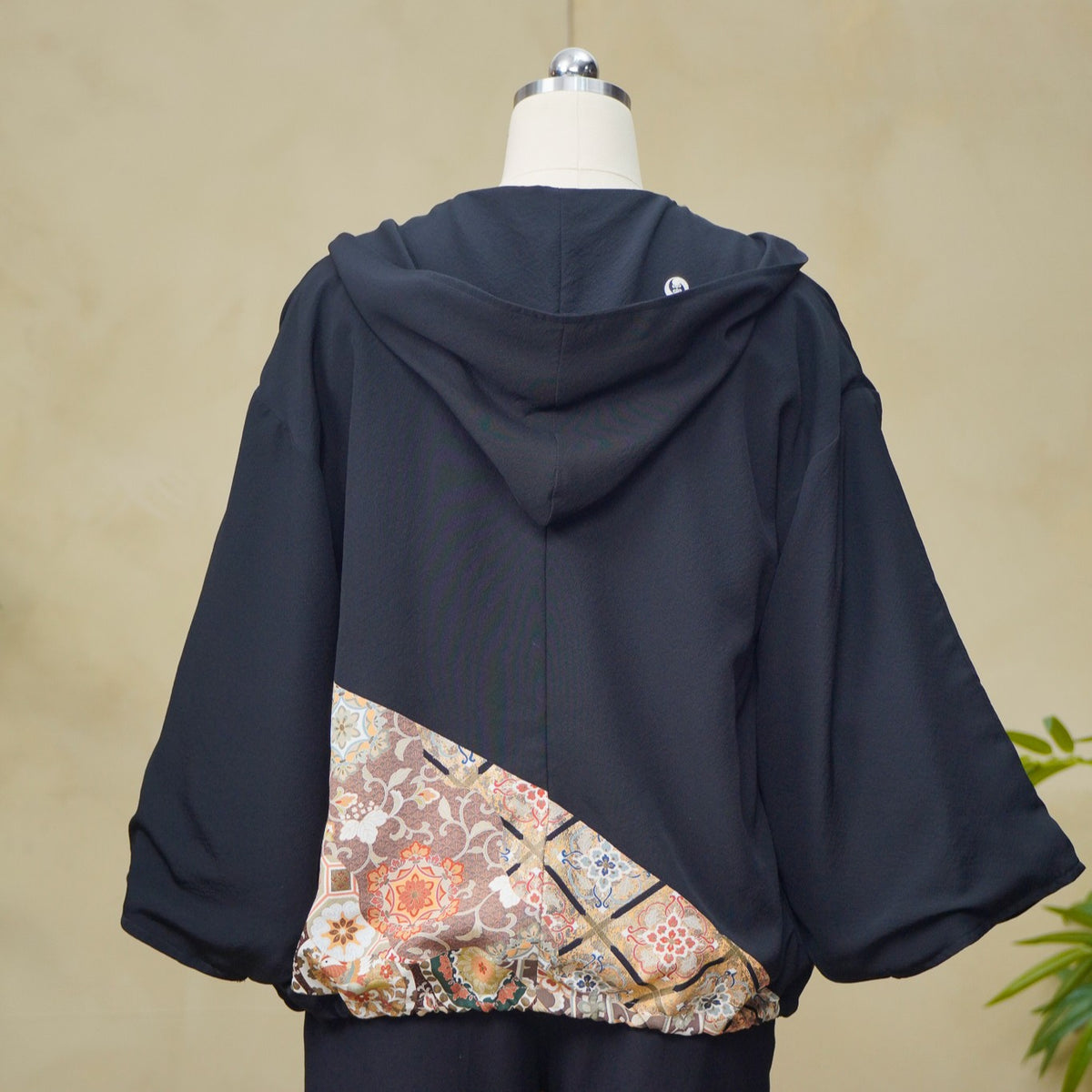Premium On-hand: Black Hoodie (One Size) | H8730Y -O