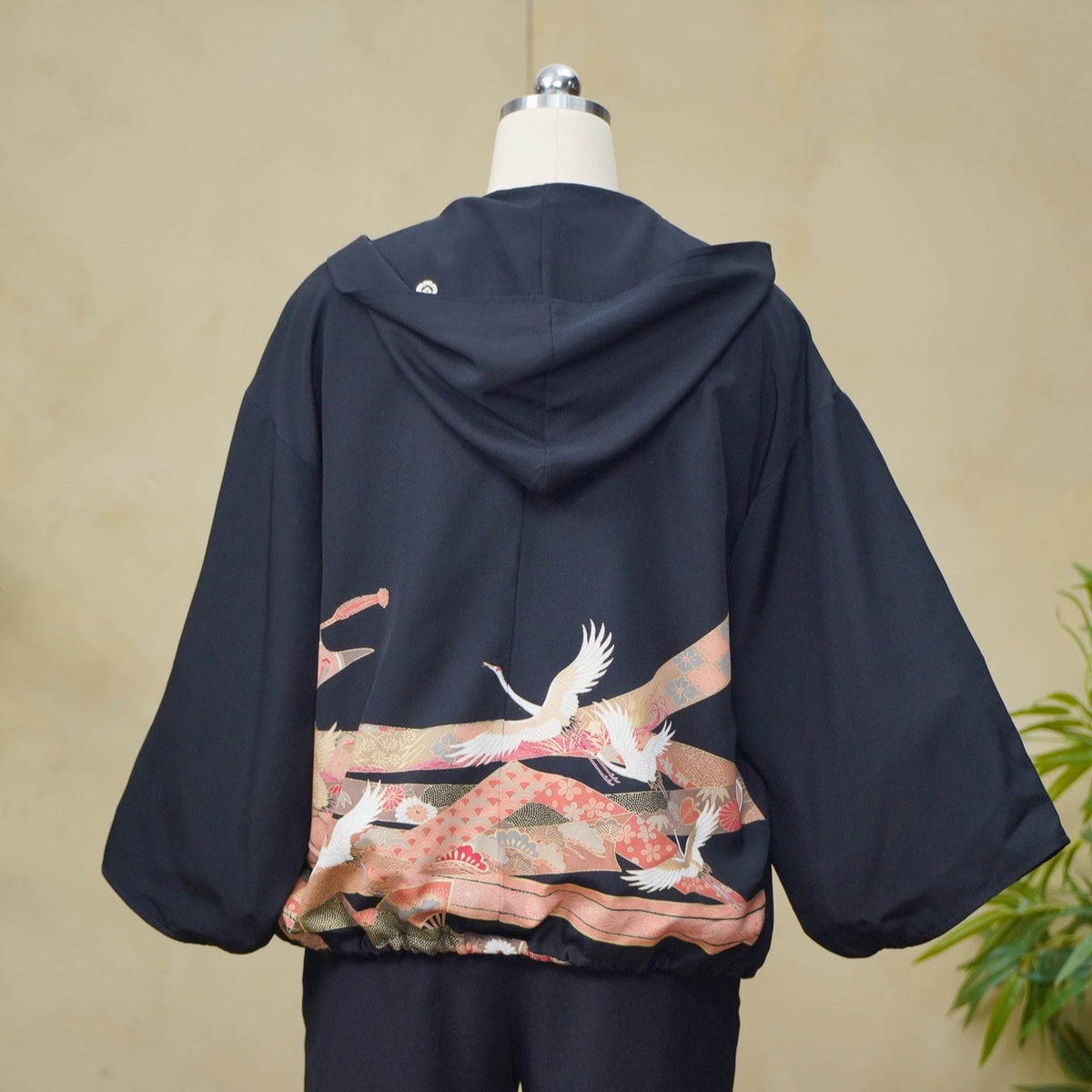 Premium On-hand: Black Hoodie (One Size) | H8701Y -O