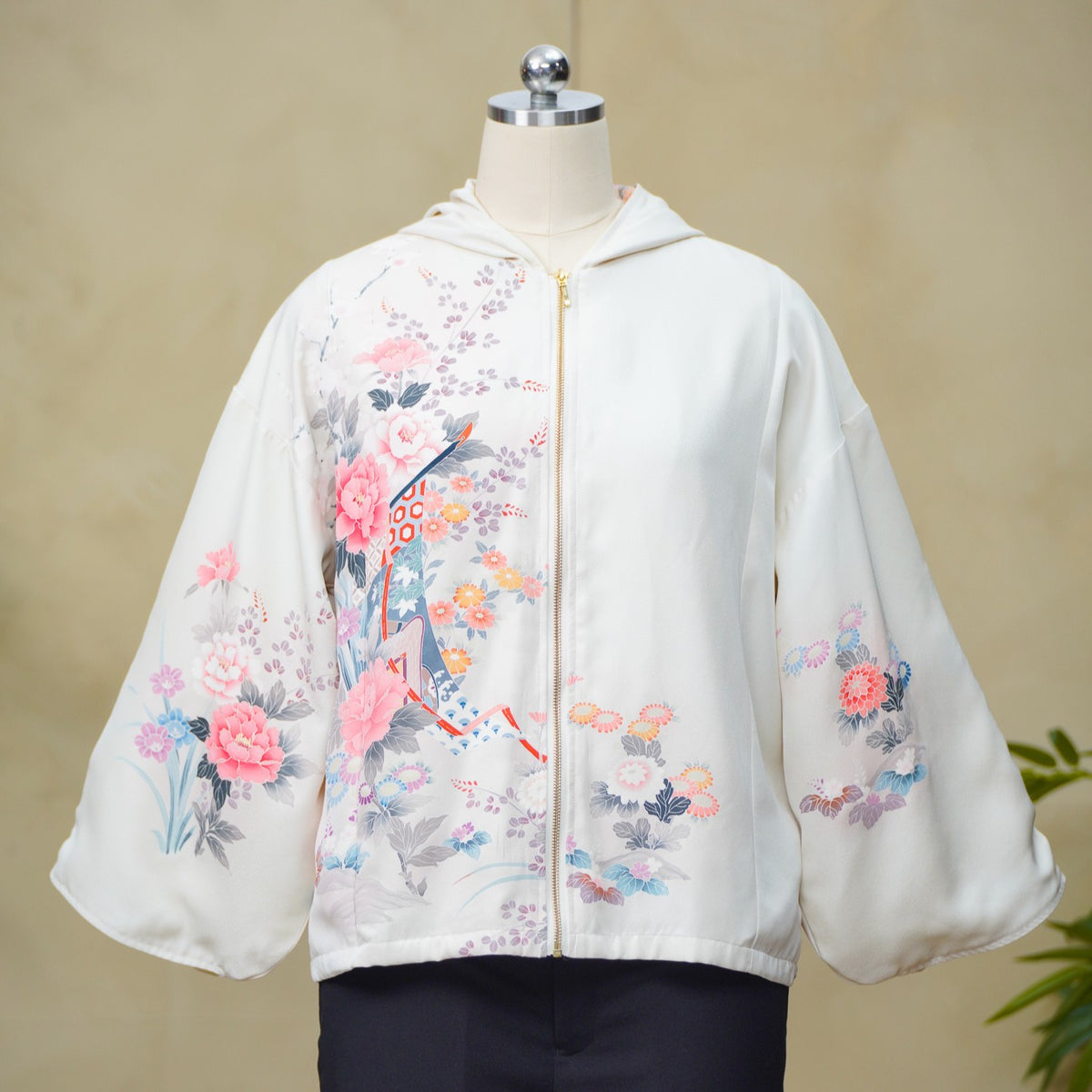 Premium On-hand: Cream Hoodie With Zipper (One Size) | HWZ8682Y -O