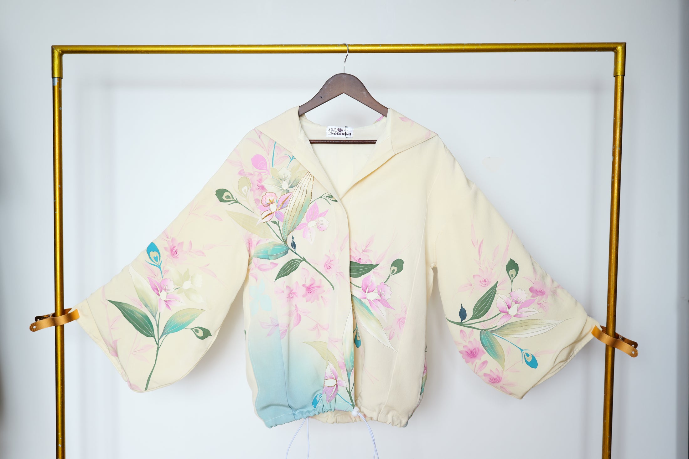 On-hand Premium Hoodie : A Soft Garden | H578