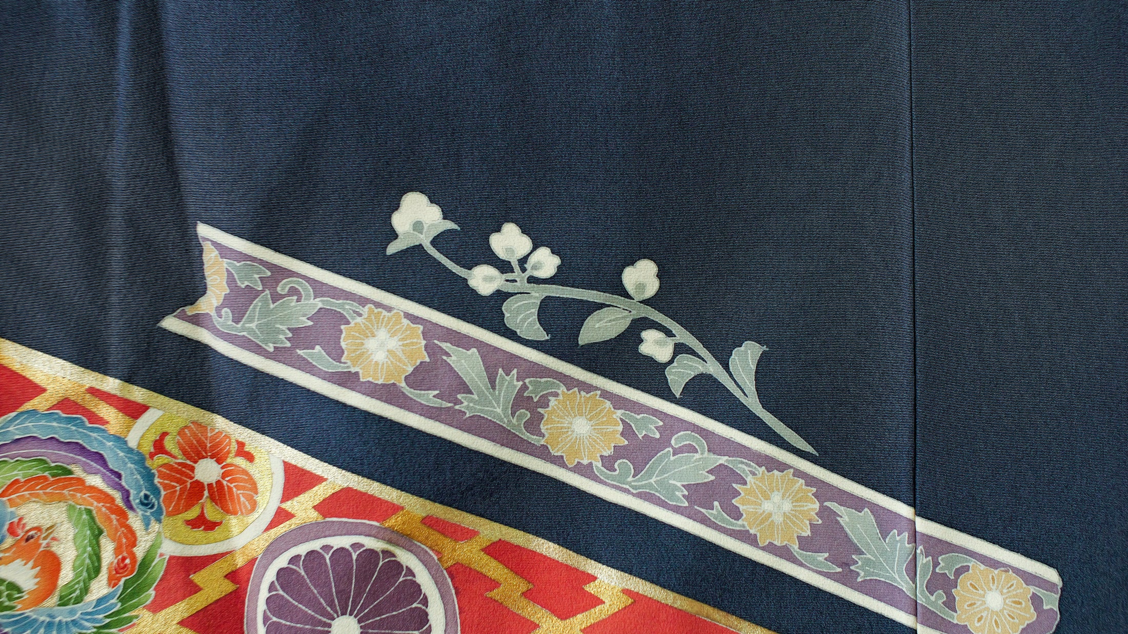 Aug 11 Live: Petal Threads (really nice navy blue)