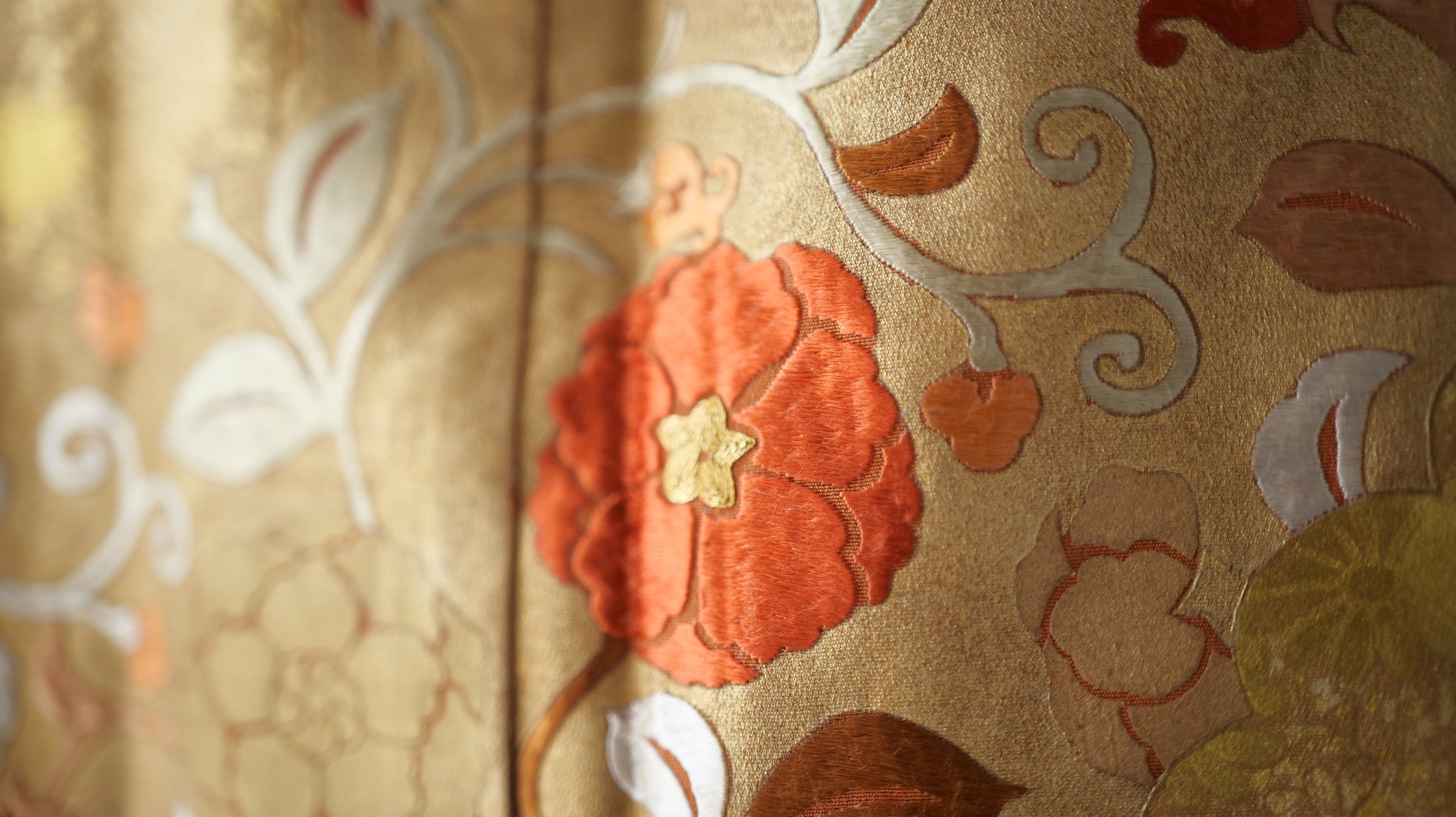 Aug 4 Live: Golden River (Super beautiful embossed details!)