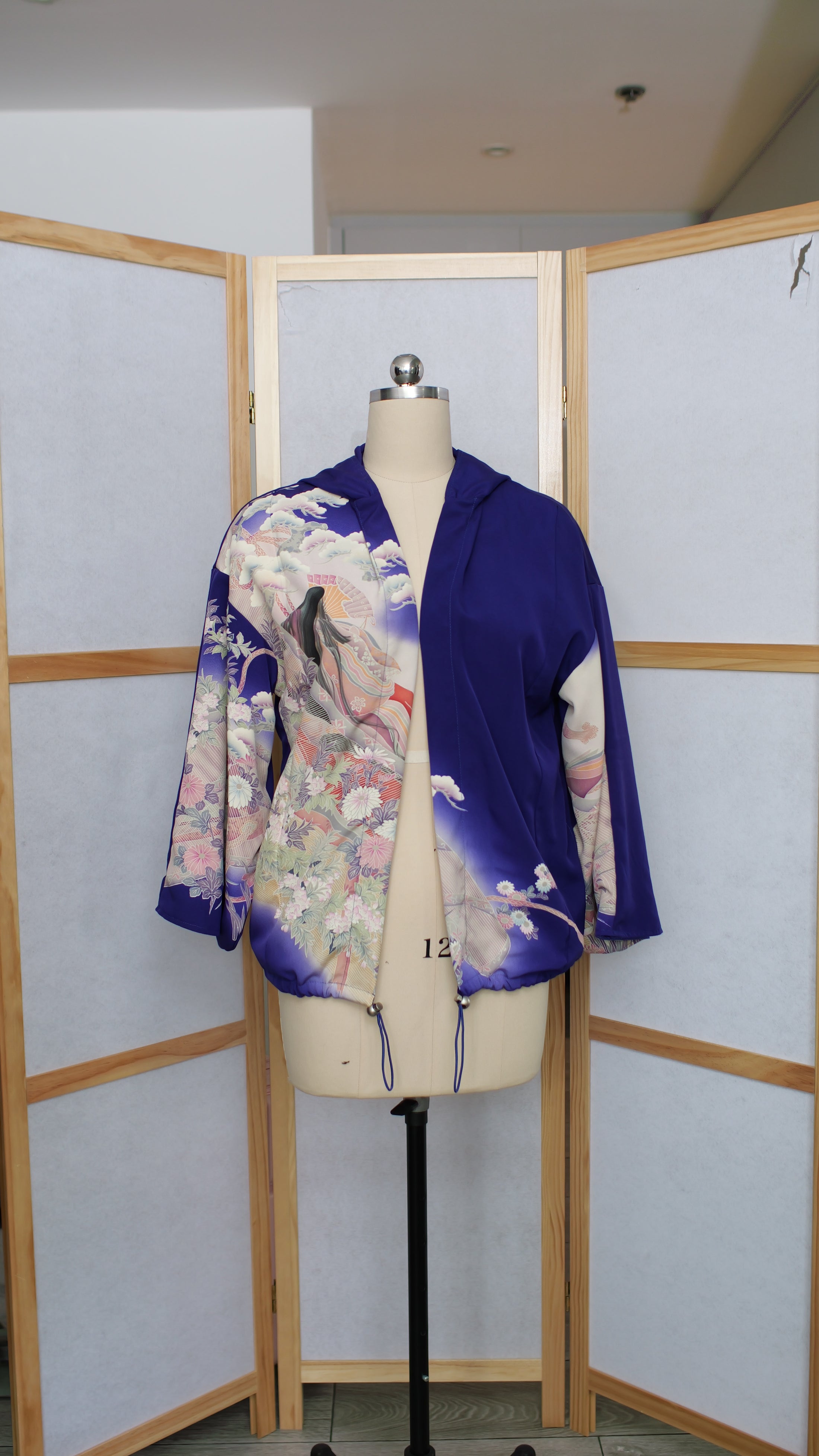 De12De18 On-hand Blue Hoodie: H2252 (Free size) - Kaguya hime (Princess Kaguya)