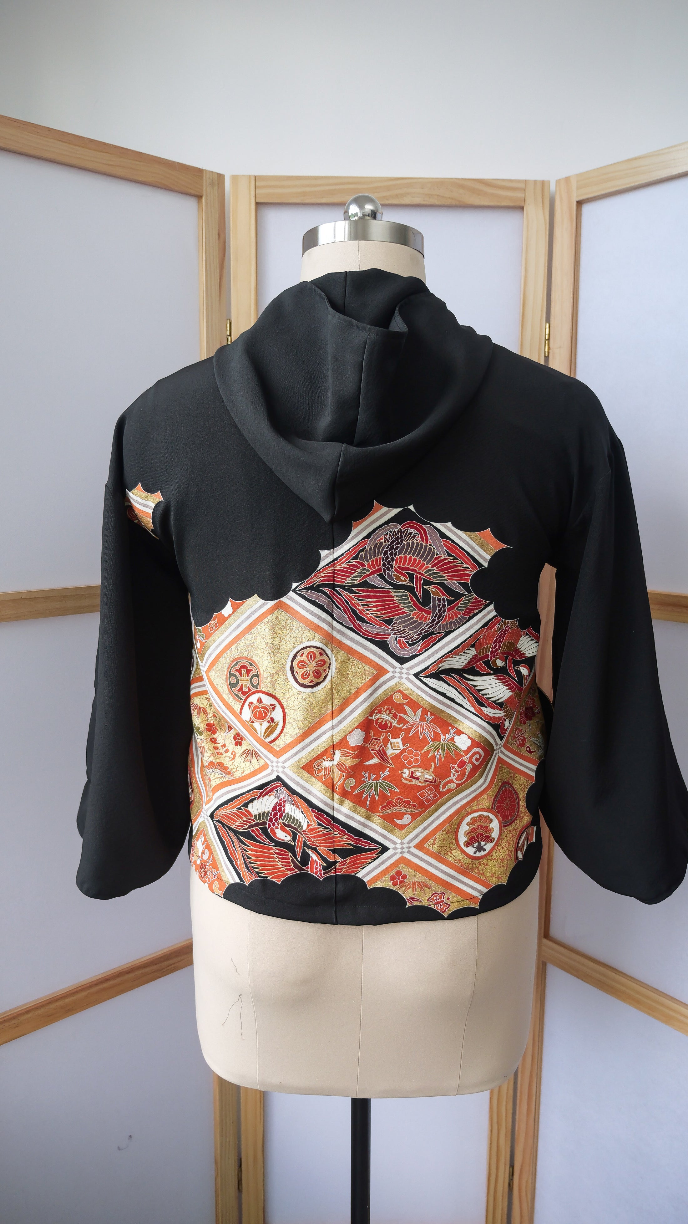 Fe12 On-hand: Black Hoodie with Zipper | ZH2302