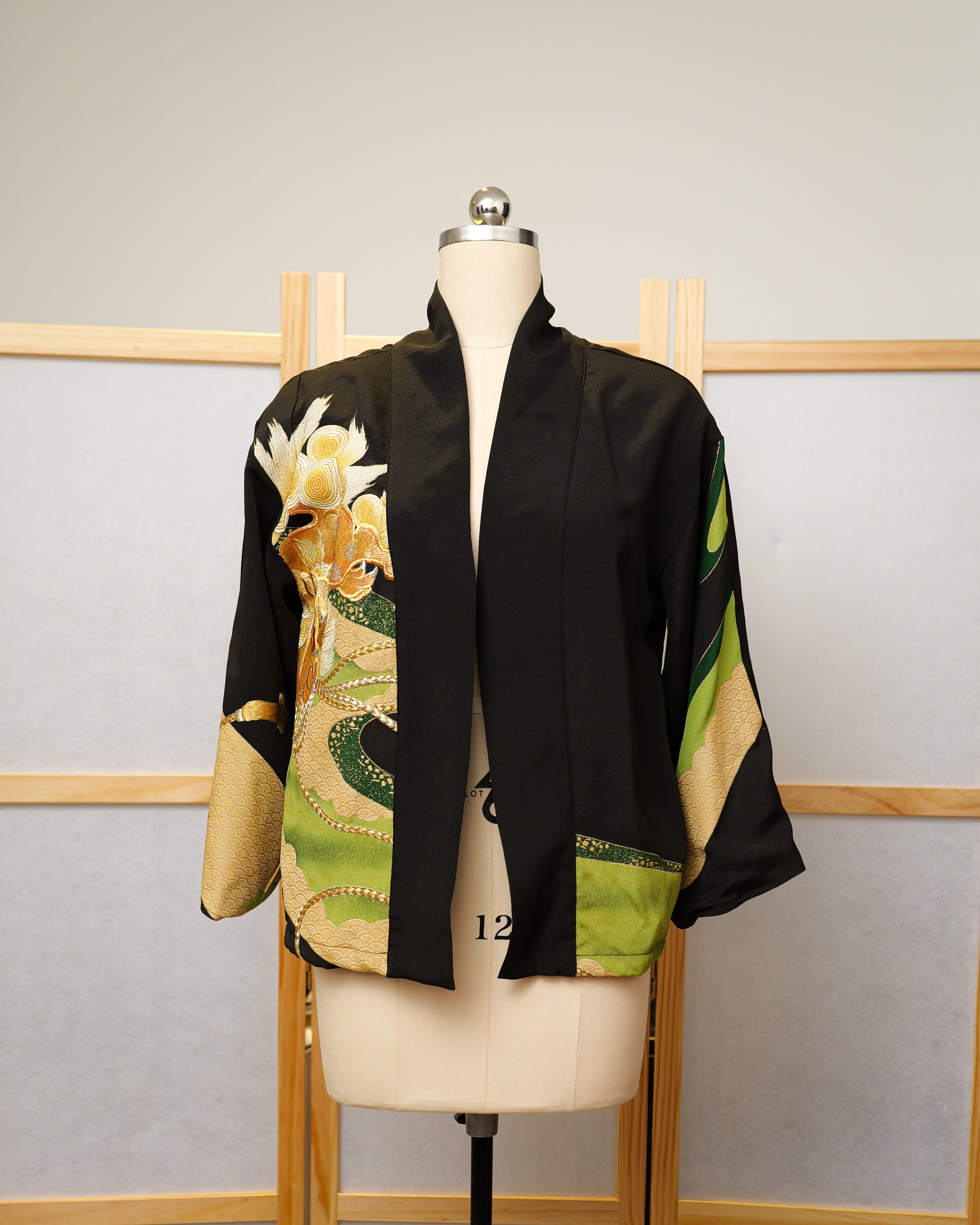 On-hand Premium: Kimono Blazer | Embroidered Lion Dog (Reserved/Required Password)