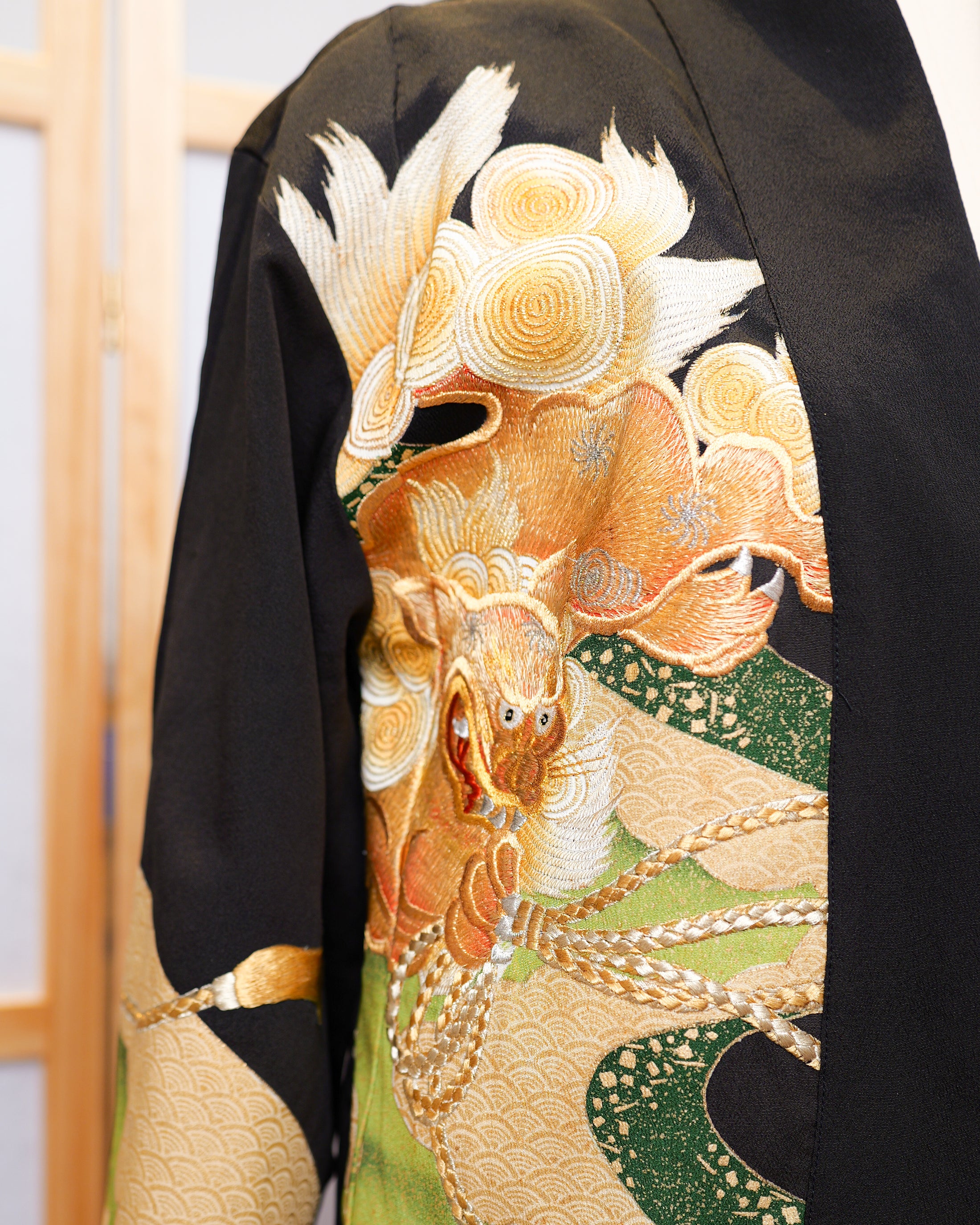 On-hand Premium: Kimono Blazer | Embroidered Lion Dog (Reserved/Required Password)