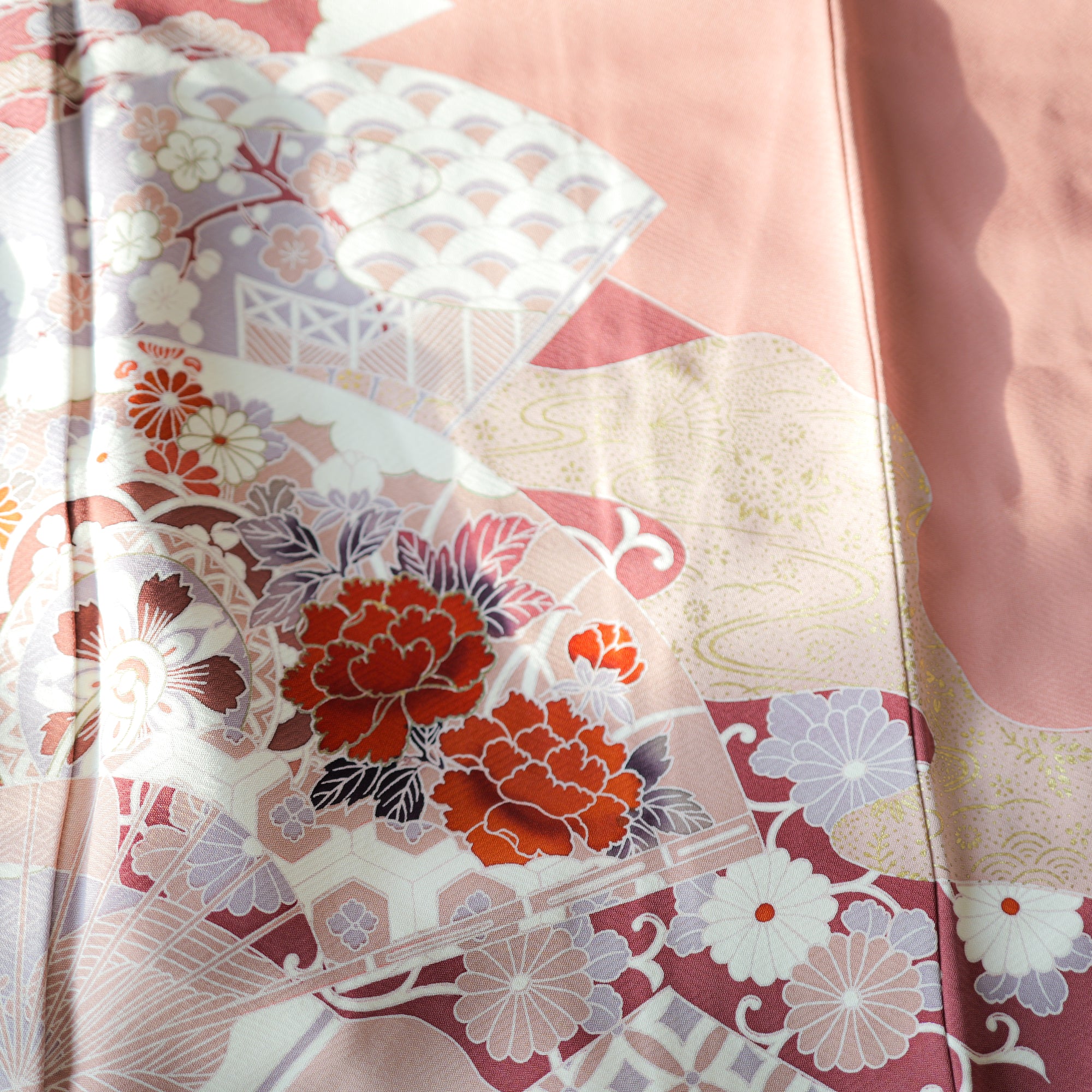 Dec 29 Live: The Dancing Rose; super flowy fabric (D29-26)