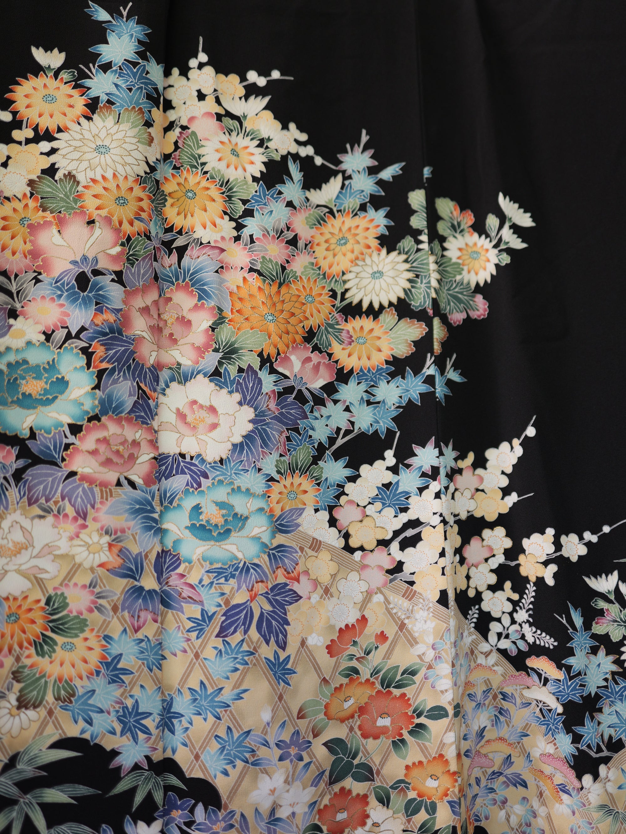 Sakura Collection Fabric: AP9-09 Colorful Chrysanthemums with Golden Outline