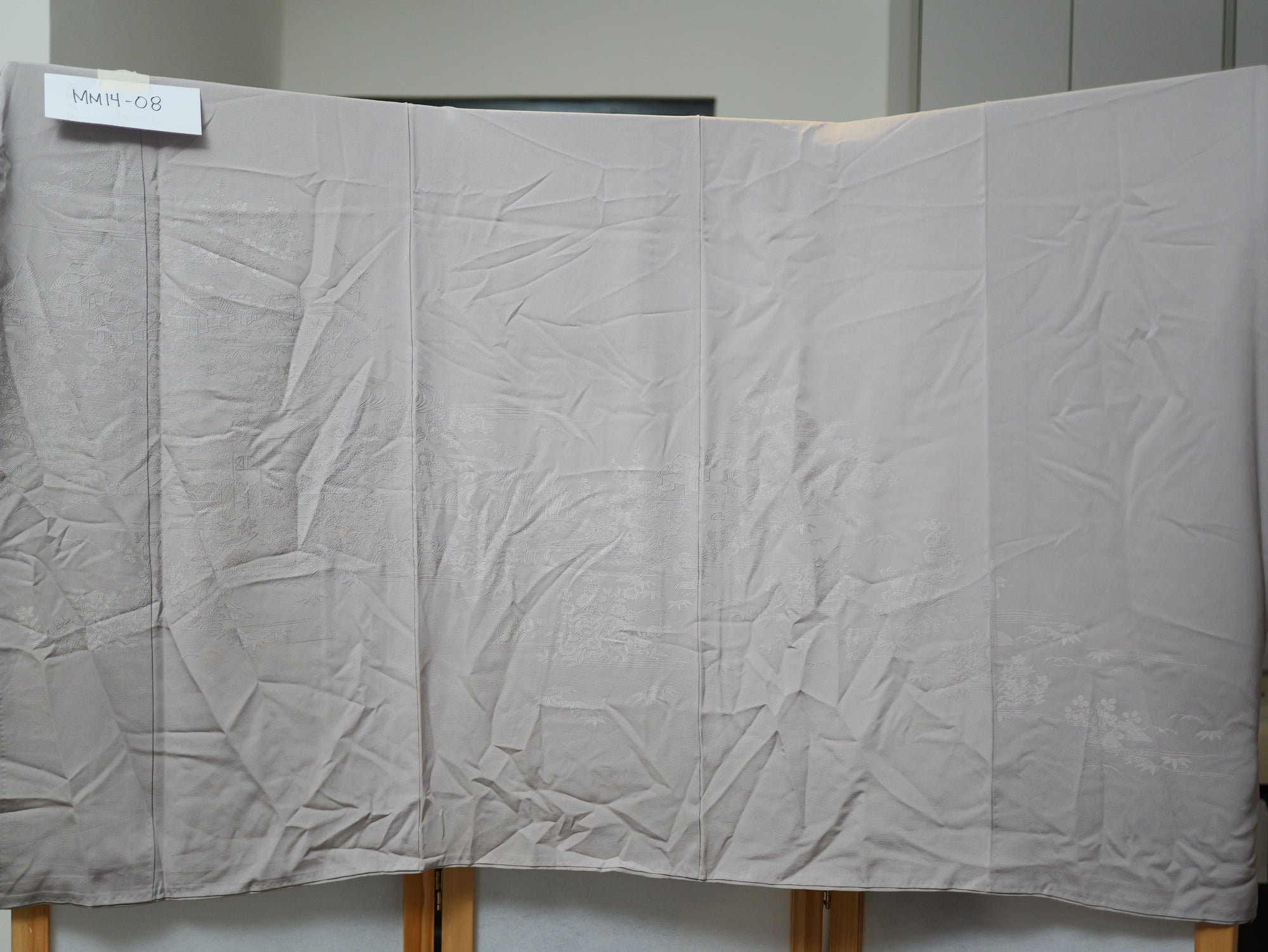 NALB (No Art Left Behind) Fabric: Light Gray MM14-08