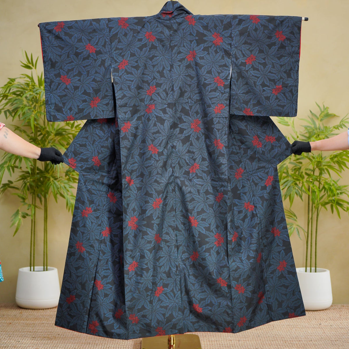 Premium Oshima Fabric: OSHIMA_0827_05 | Darkwood Bloom