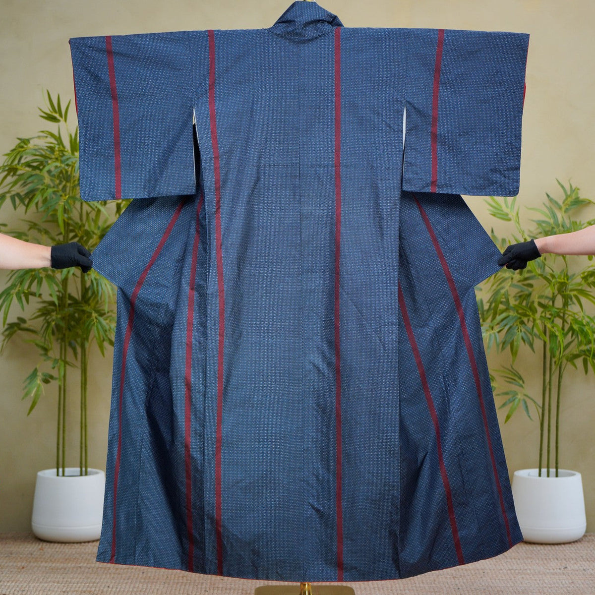 Premium Oshima Fabric: OSHIMA_0827_62 | A Thread of Red