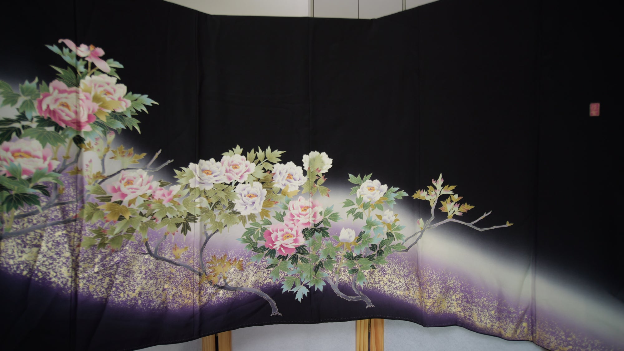 MM15 Premium Fabric: MM15-05 | Black Petals on a Limb