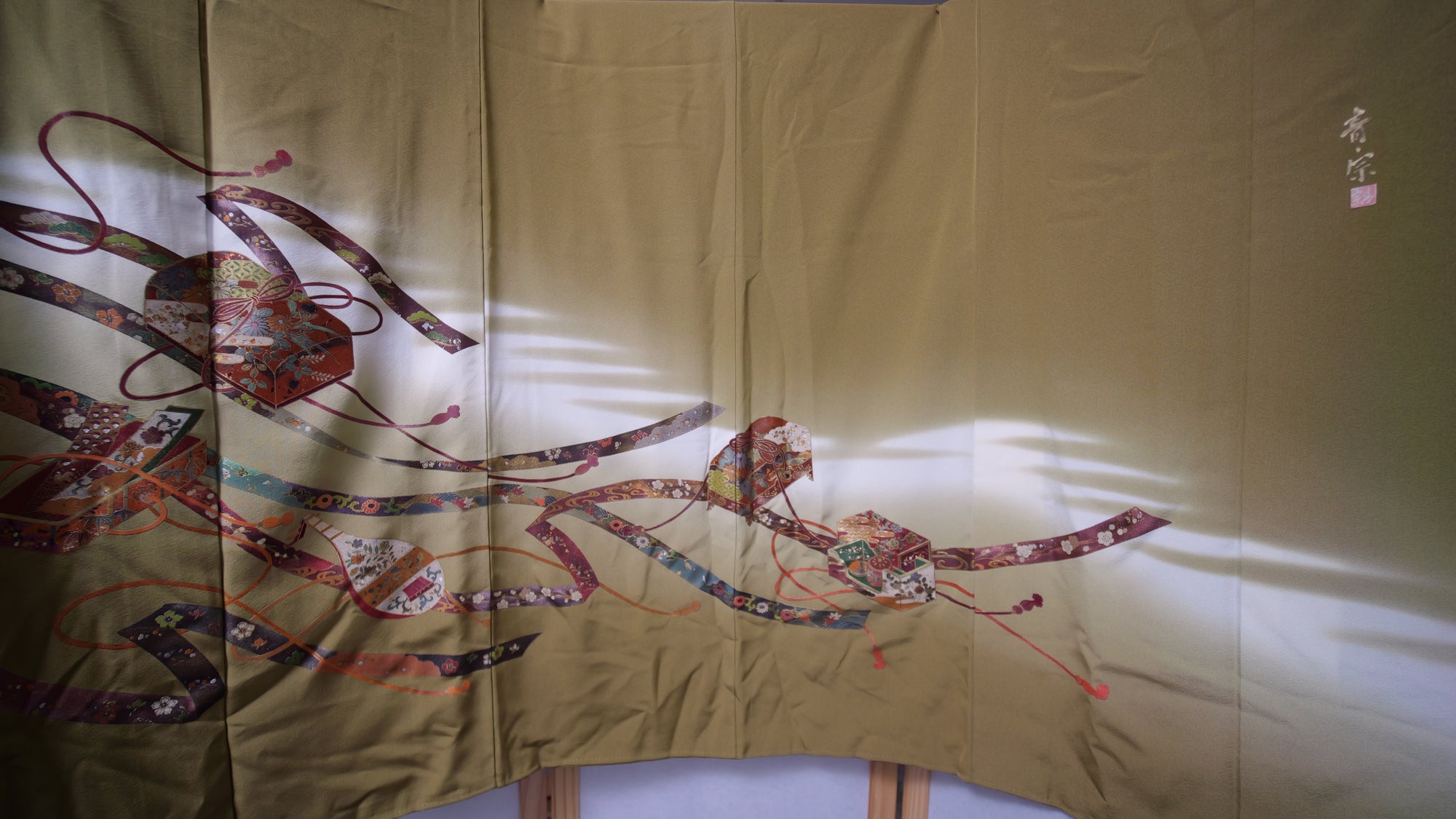 NALB (No Art Left Behind) Fabric: AP25-06 | Mossy Pattern