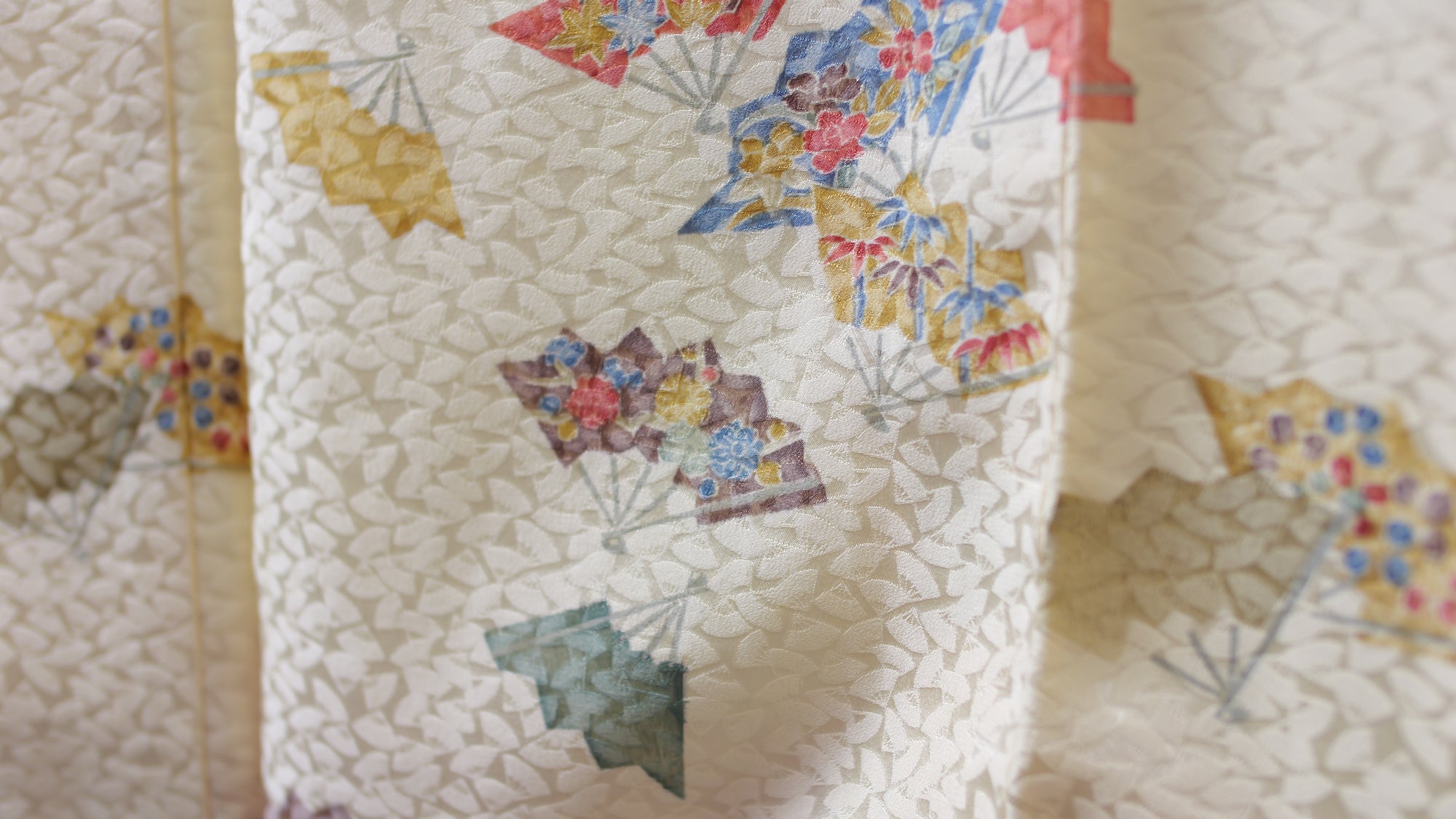 NALB (No Art Left Behind) Fabric: AP25-07 | Colorful Fans with cream fabric