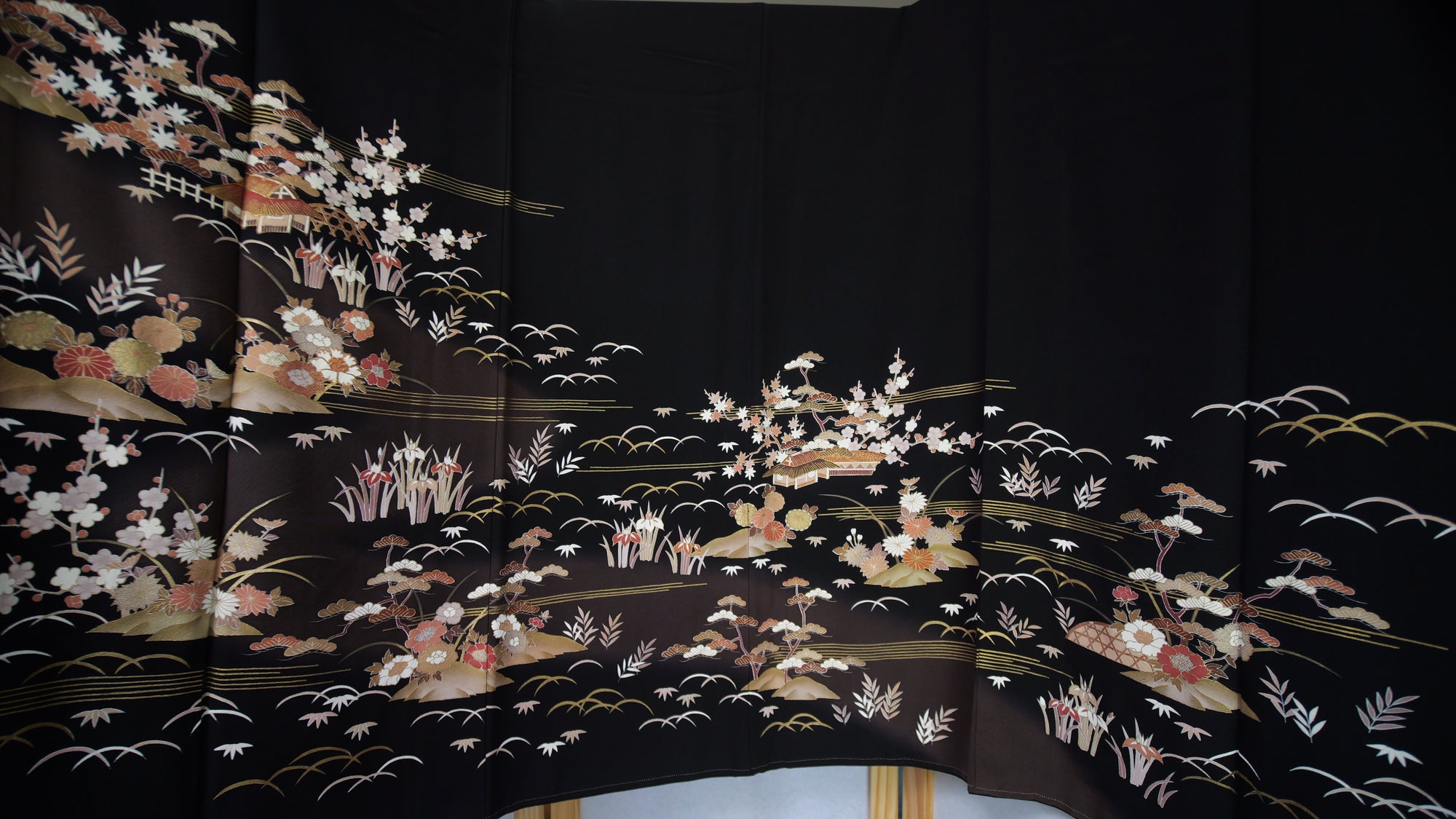 NALB (No Art Left Behind) Fabric: AP27-02 | Black Floral Garden