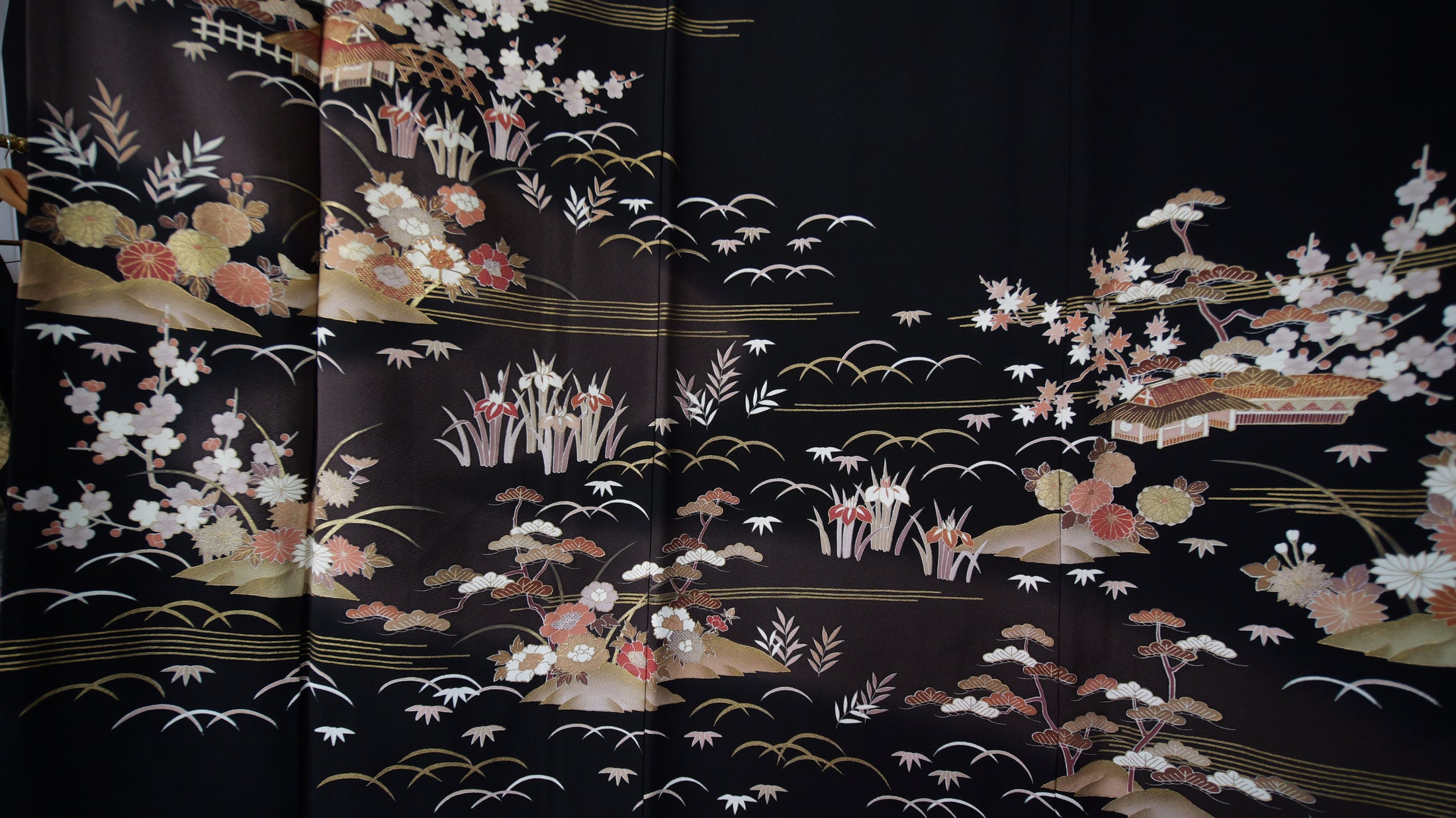 NALB (No Art Left Behind) Fabric: AP27-02 | Black Floral Garden