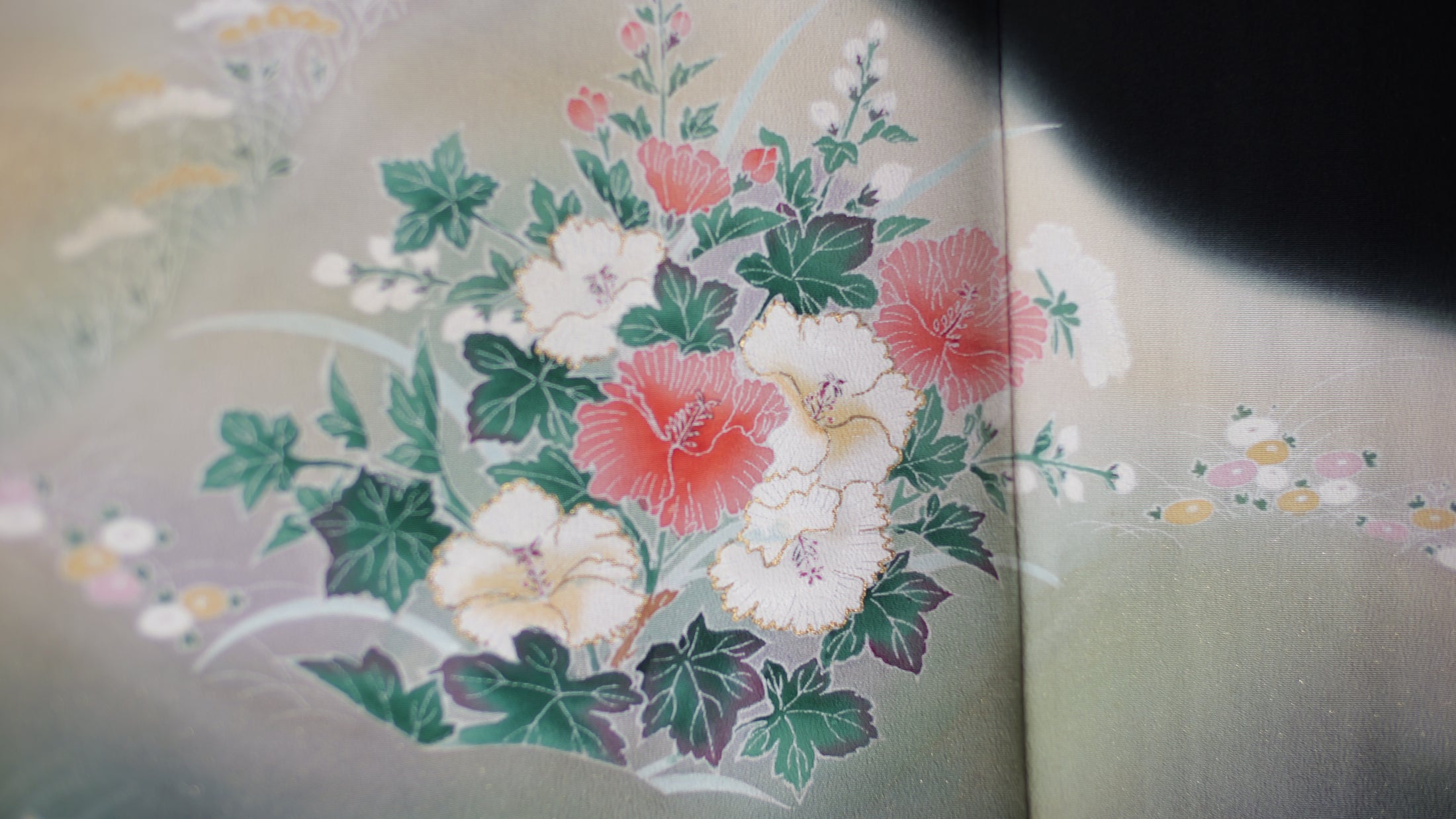 Sakura Collection: AP27-05 | Black Petal Waves