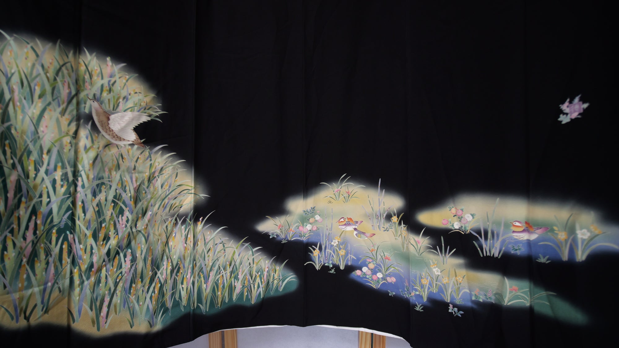 NALB (No Art Left Behind) Fabric: AP27-08 | Black Birds in the Grasslands