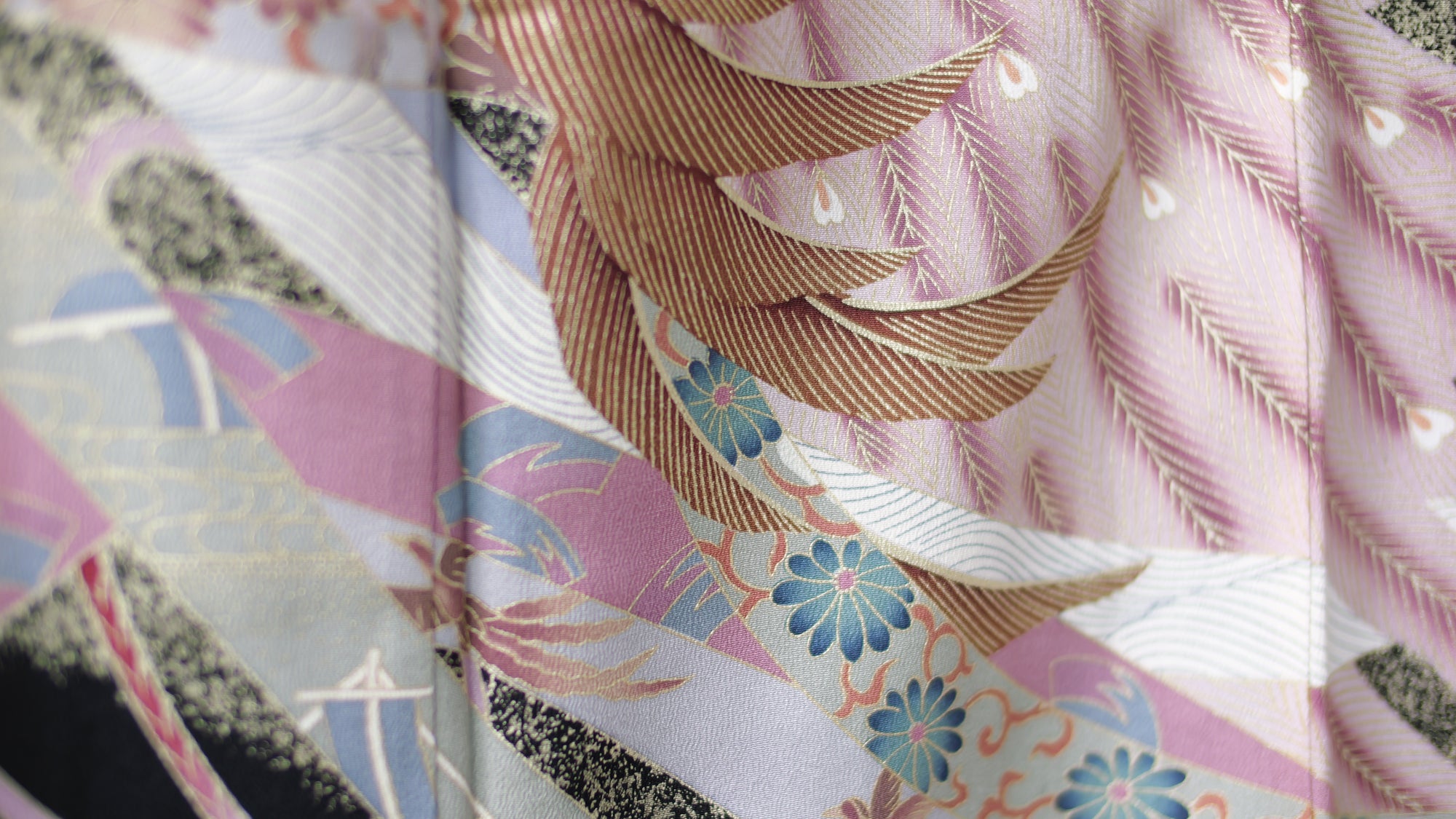 NALB (No Art Left Behind) Fabric: AP27-11 | Black Violet Phoenix