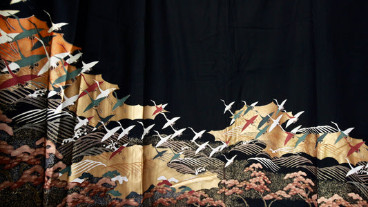 Sakura Collection: AP27-12 | Black Flying Cranes