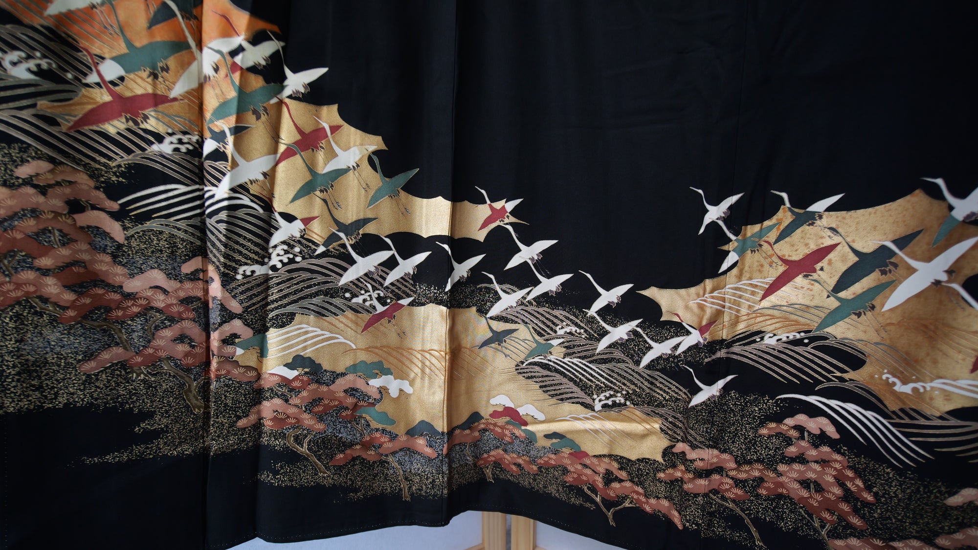 Sakura Collection: AP27-12 | Black Flying Cranes