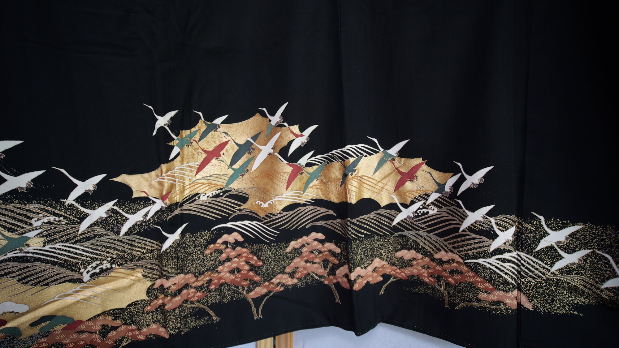 Sakura Collection: AP27-12 | Black Flying Cranes