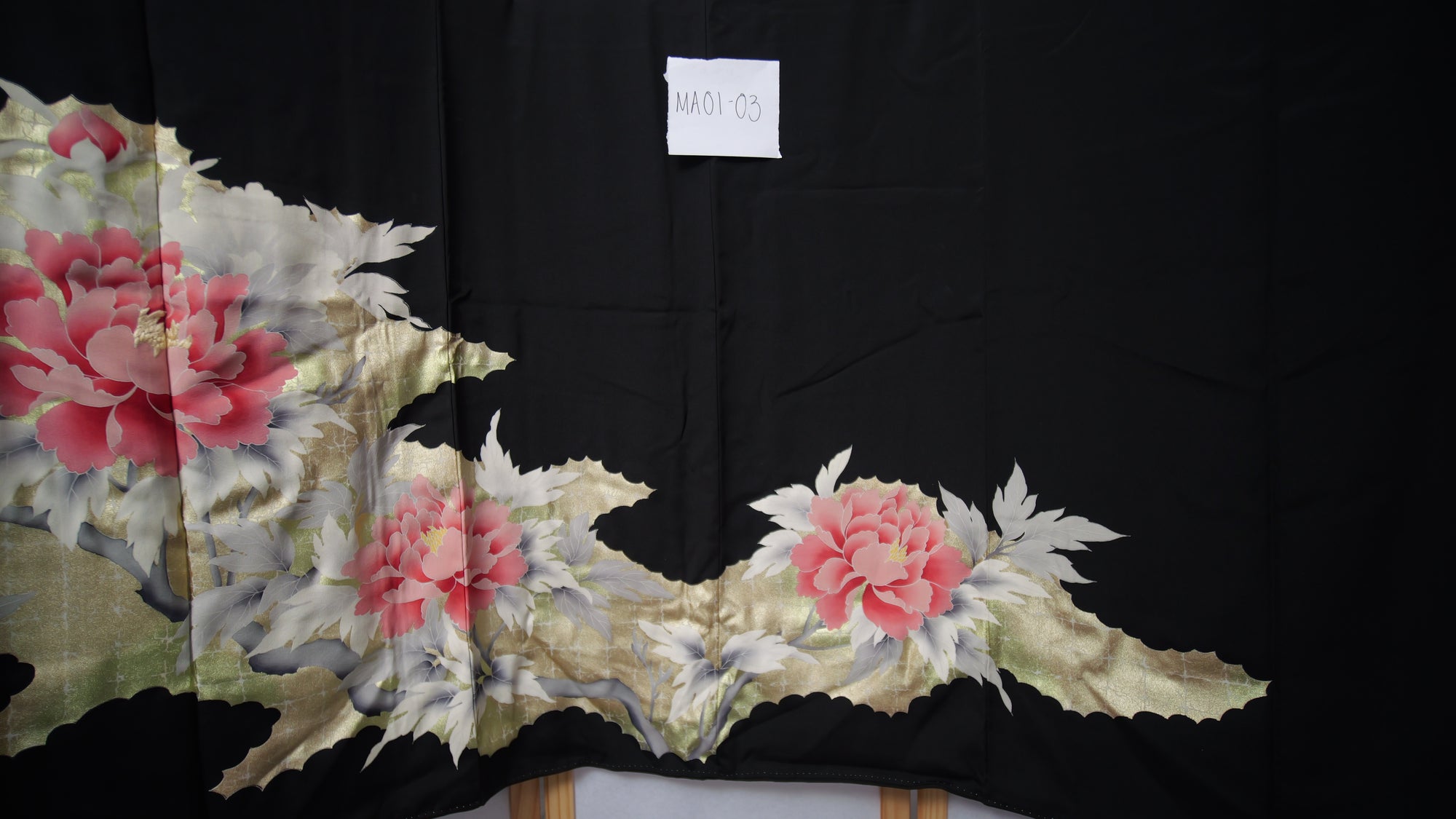 NALB (No Art Left Behind) Fabric: Black Big Flowers MA01-03