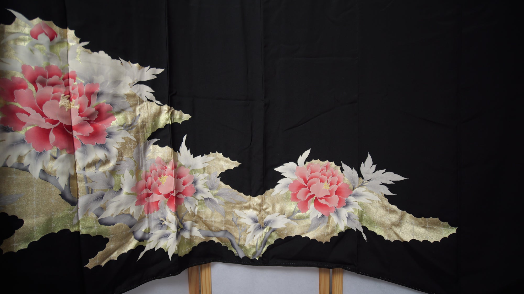 NALB (No Art Left Behind) Fabric: Black Big Flowers MA01-03