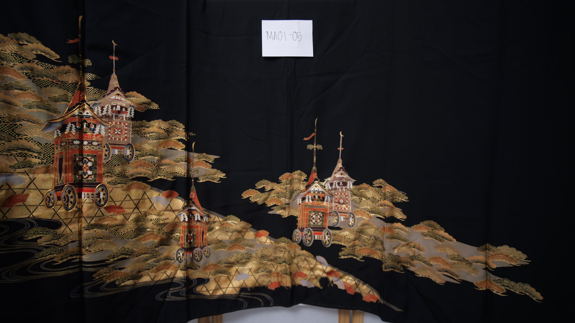 NALB (No Art Left Behind) Fabric: Black Chariots | MA01-05