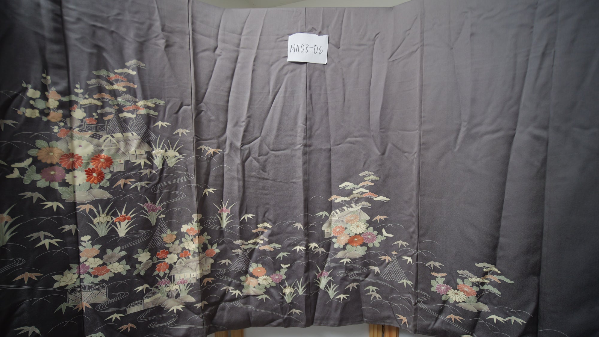 NALB - No Art Left Behind Fabric: Gray florals MA08-06