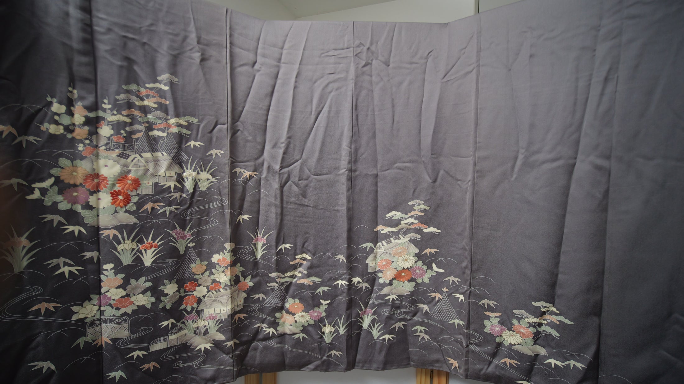 NALB - No Art Left Behind Fabric: Gray florals MA08-06
