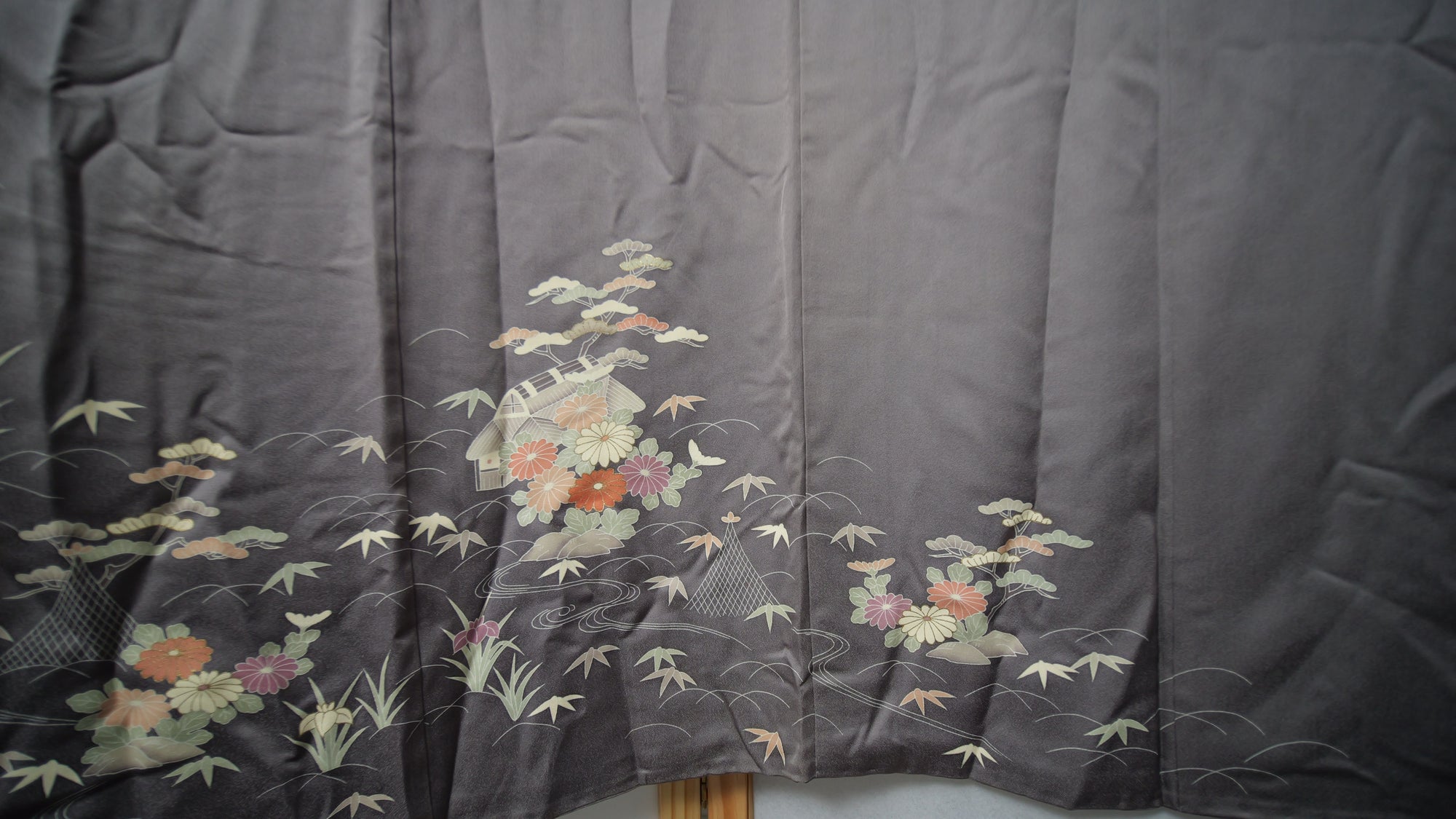 NALB - No Art Left Behind Fabric: Gray florals MA08-06