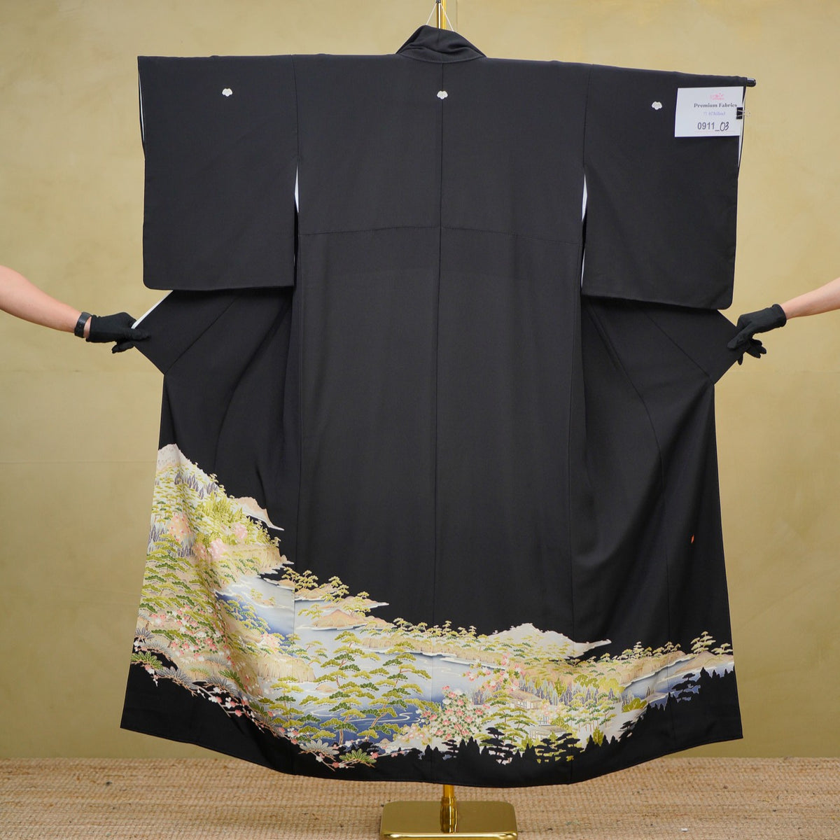 Chiku Fabric: 0911_03 | Golden Sanctuary