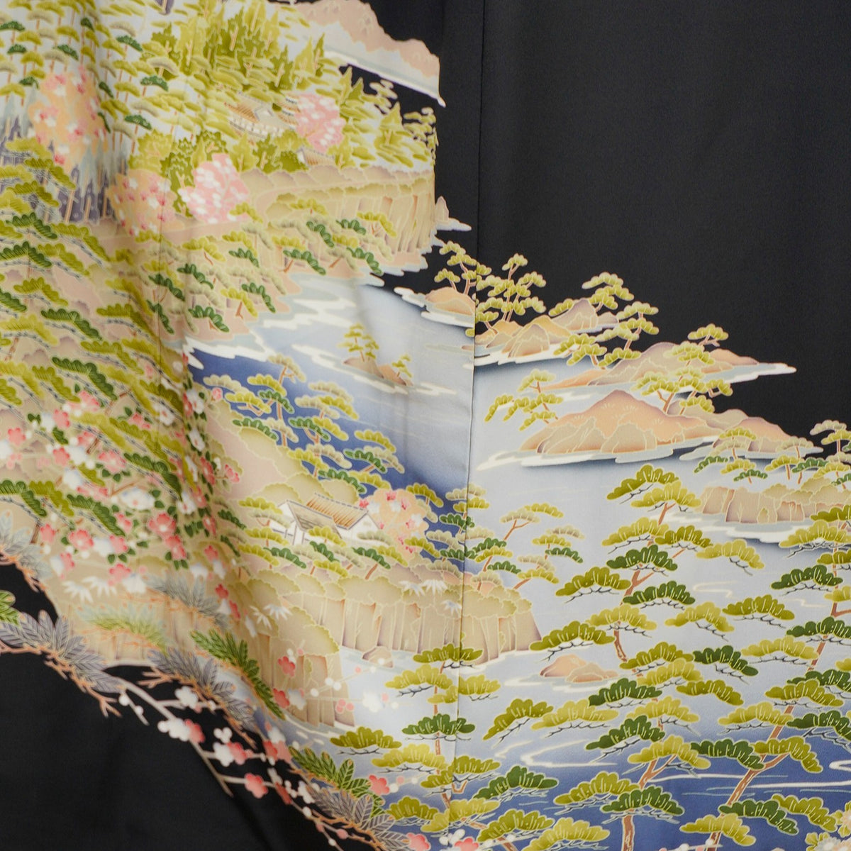 Chiku Fabric: 0911_03 | Golden Sanctuary
