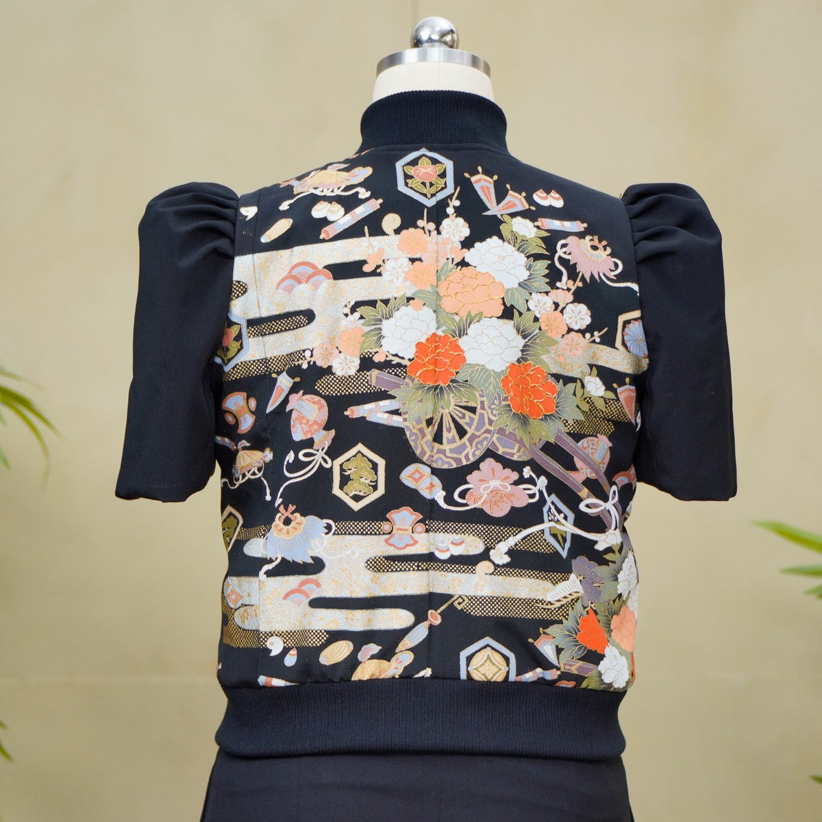 Premium On-hand item: Black Filipiniana Bomber Jacket | Medium | FBJ8666M -O