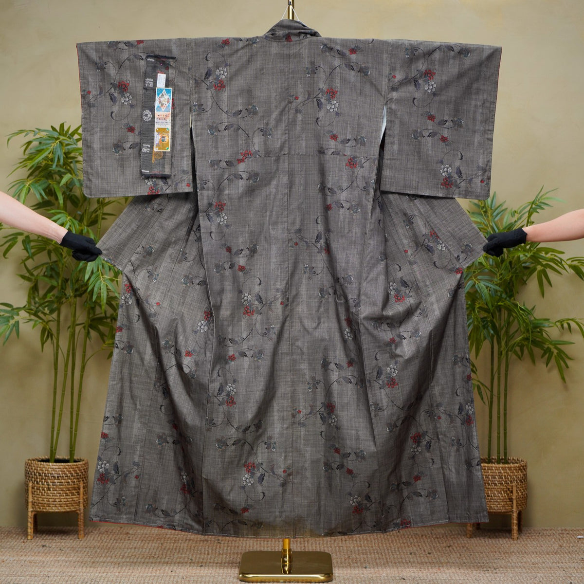 [Certificate] Premium Oshima Fabric: 0923_03 | Branches of Flowers