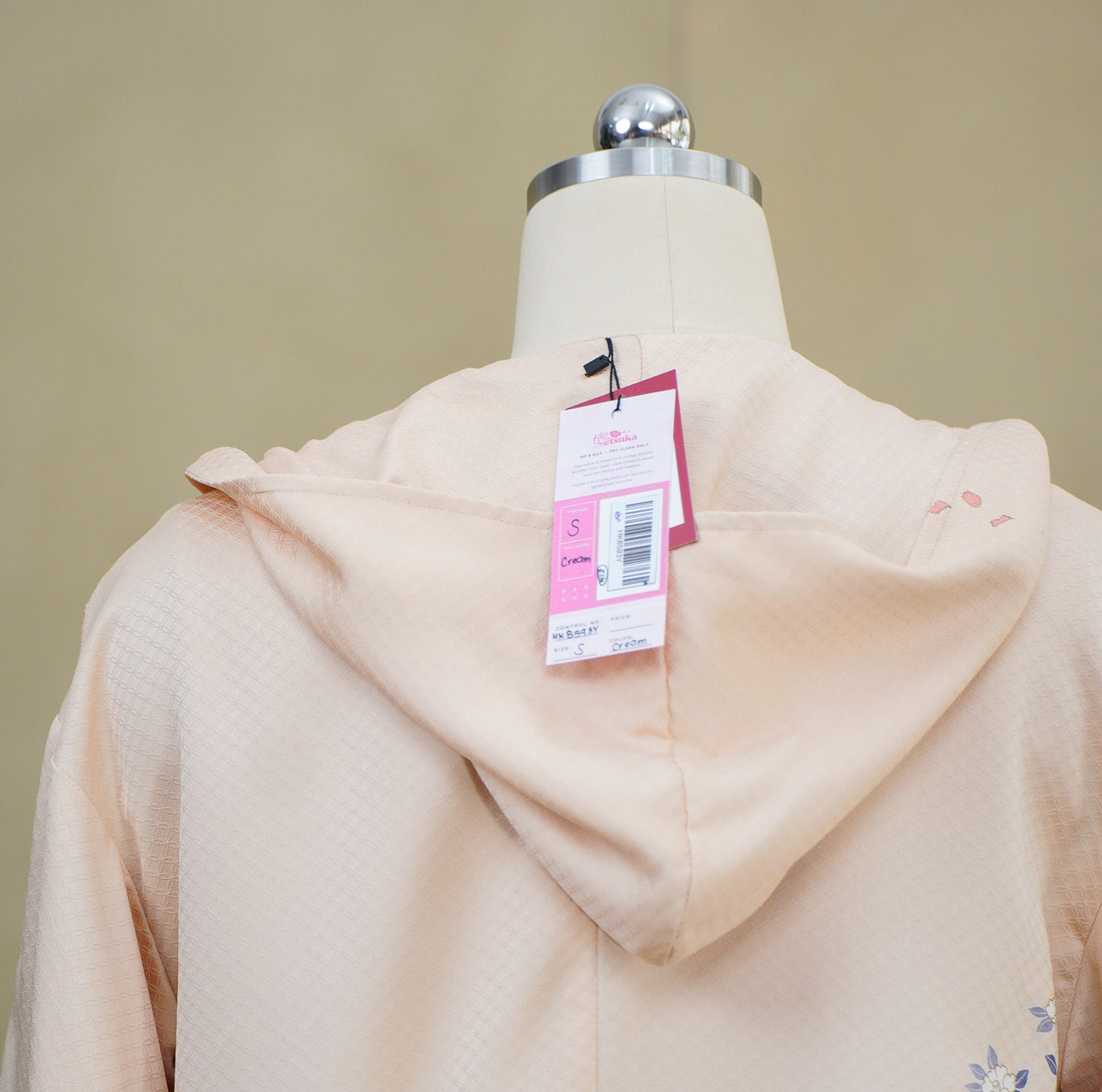 Premium On-hand item: Cream Kodomo Hoodie (Small Size) | HK8593Y