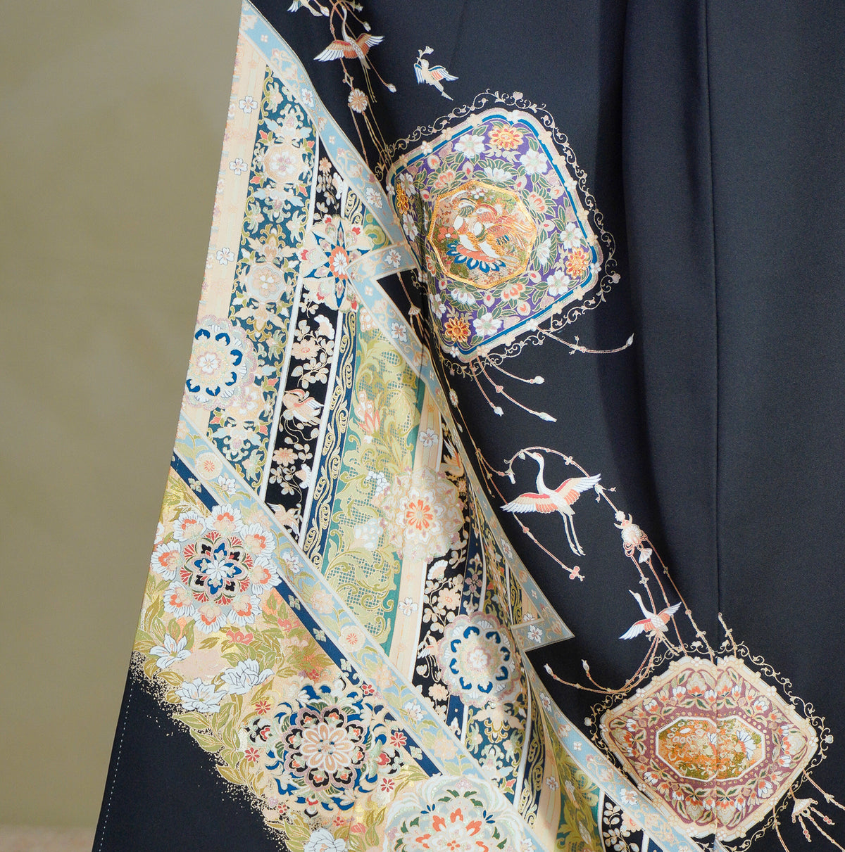 Chiku Fabric: 0908_28 | Gold Patterns