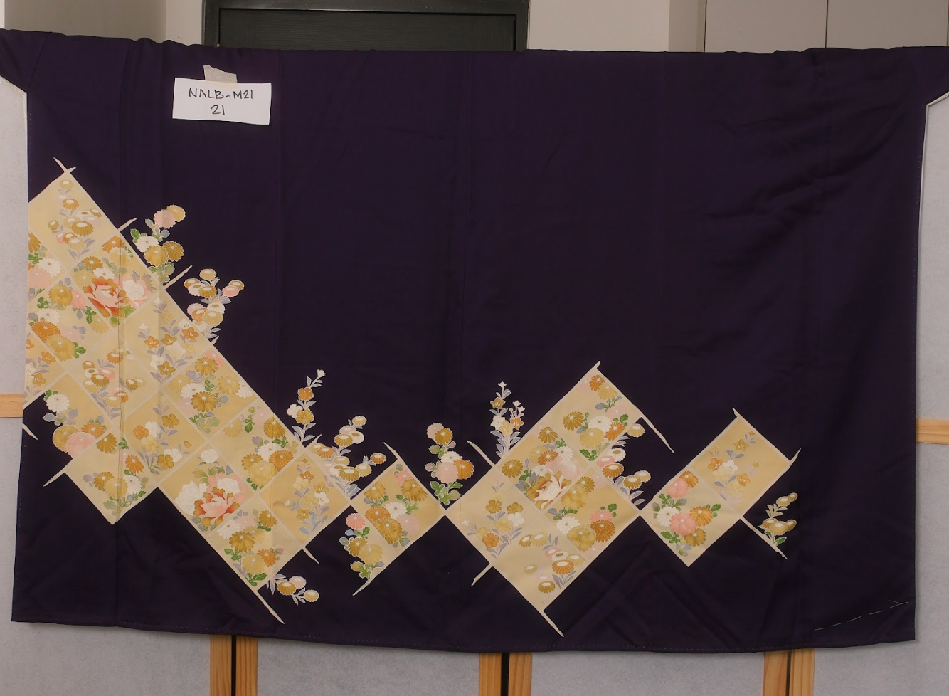 NALB (No Art Left Behind) Fabric: M21-21