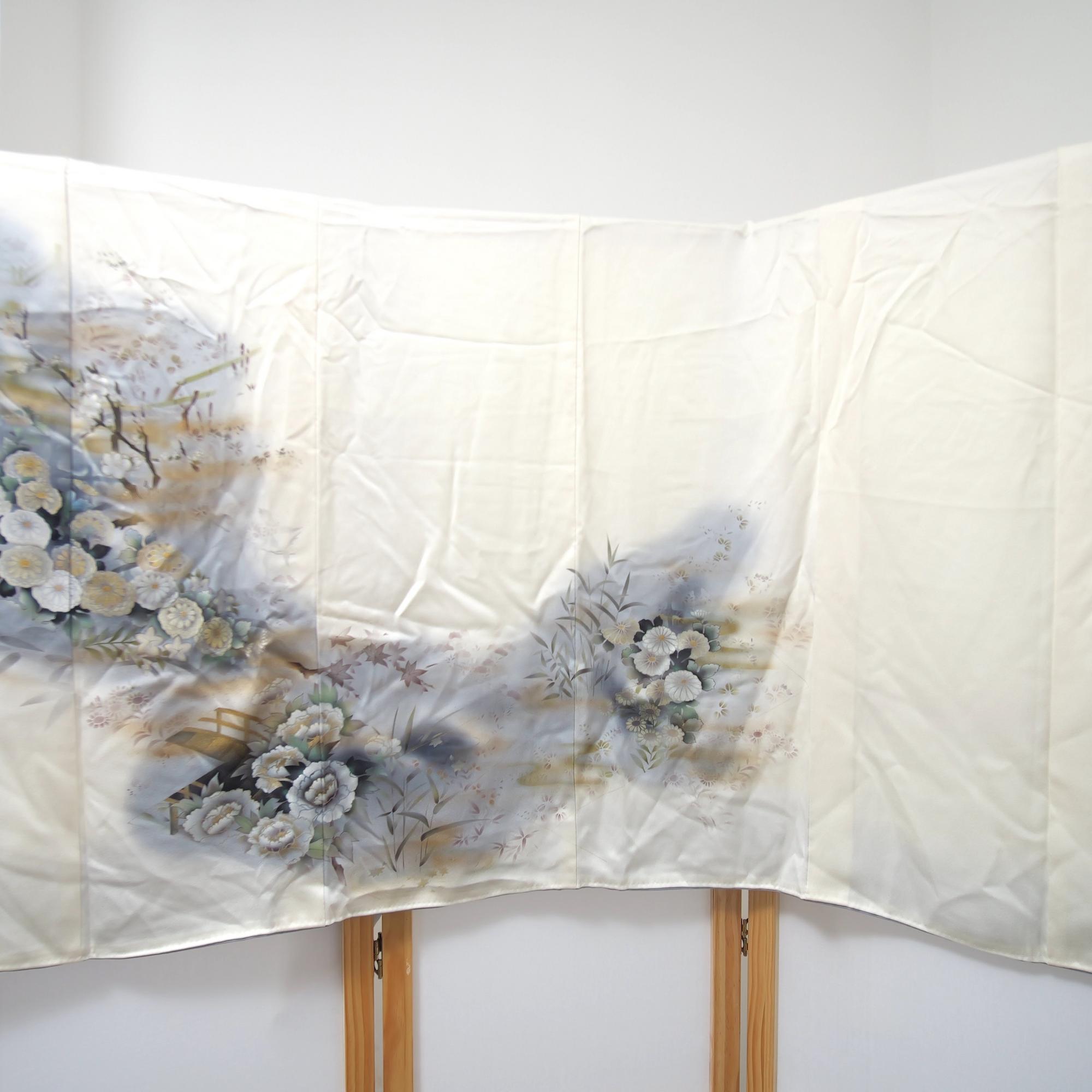 Premium Fabric: Sept21-02 Rare white cream!