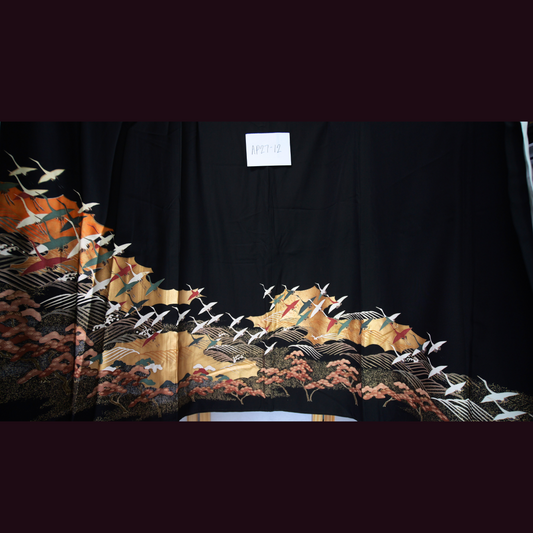 Sakura Collection: AP27-12 | Black Flying Cranes