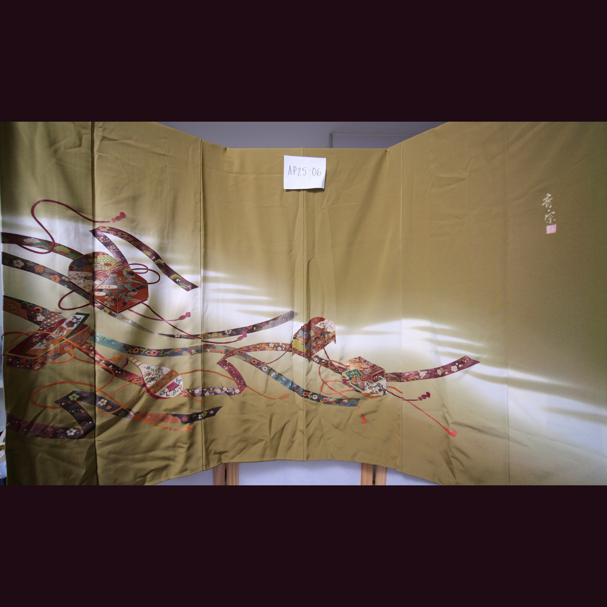 NALB (No Art Left Behind) Fabric: AP25-06 | Mossy Pattern