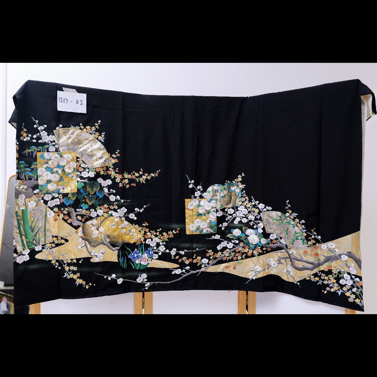 Premium Fabric: 1217-02 | Black and blue florals