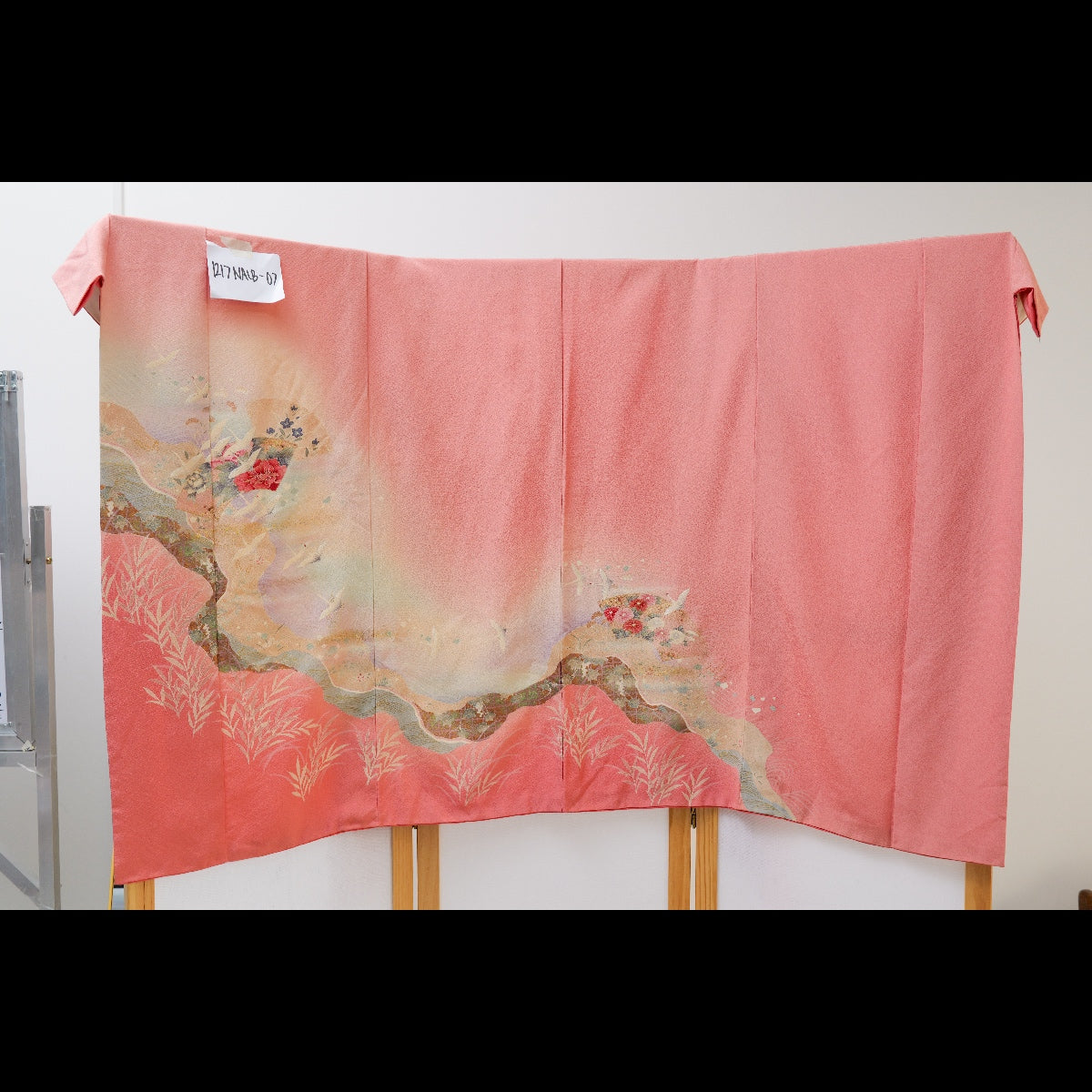 NALB - No Art Left Behind Fabric: 1217NALB-07 Salmon pink with gold